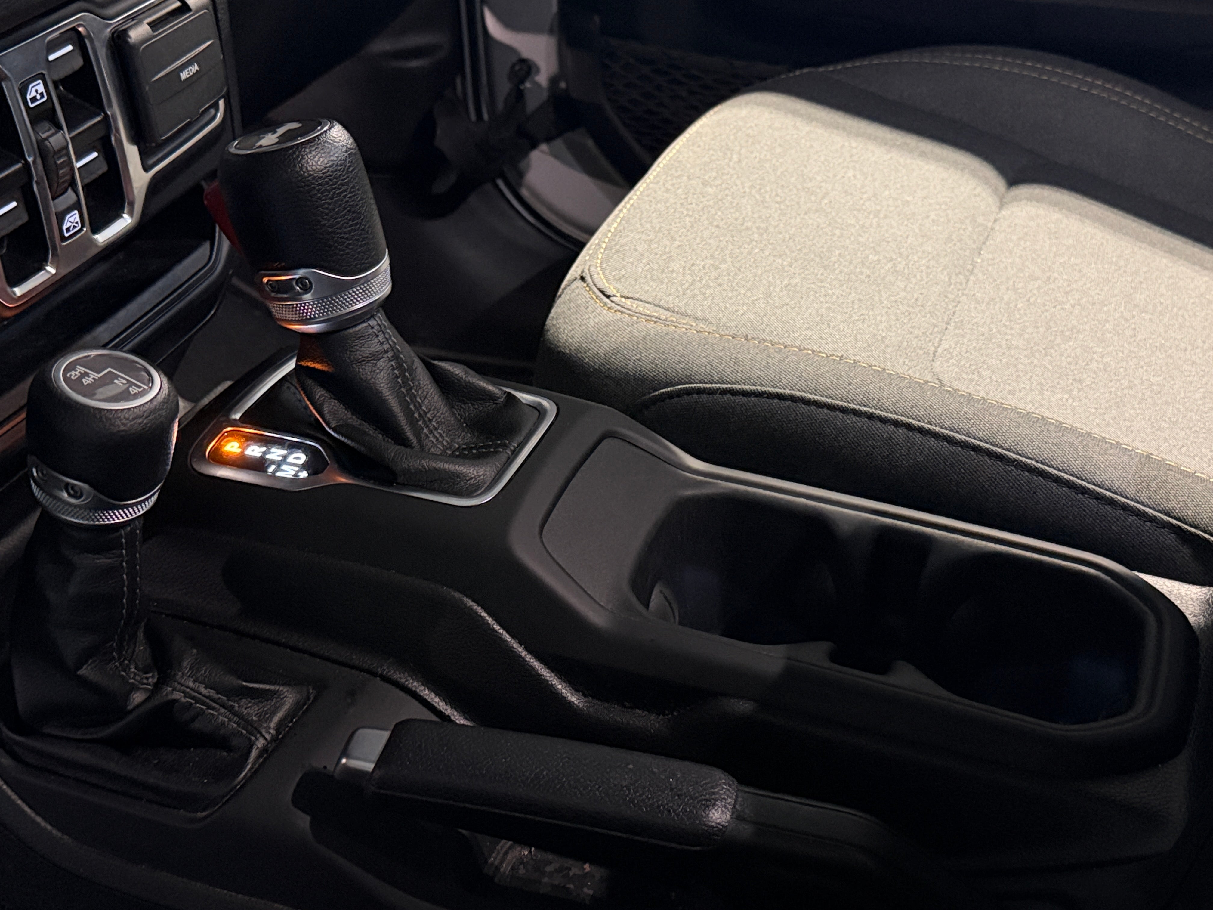 2024 Jeep Wrangler 4-Door Sport S - Photo 4