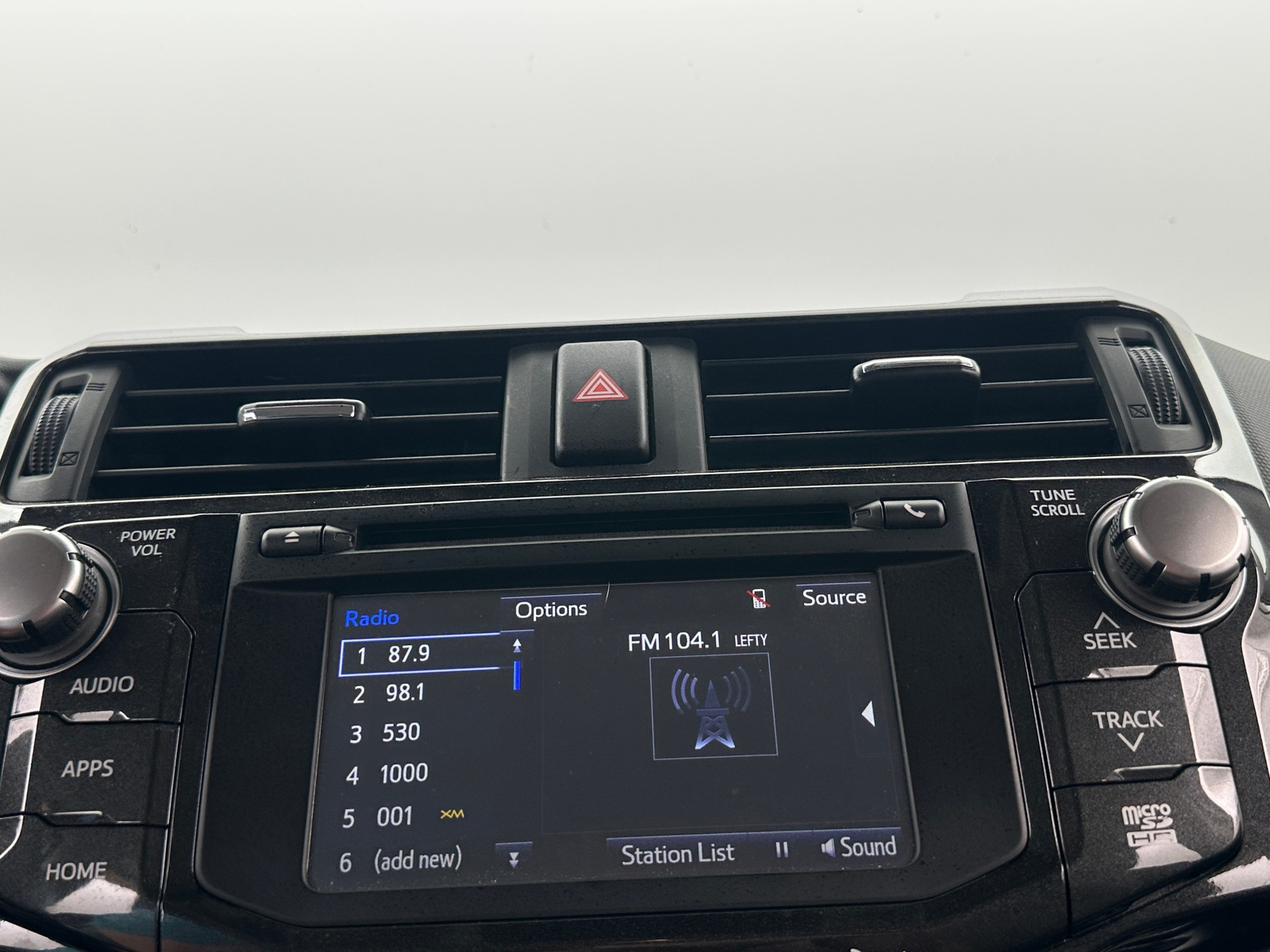 Thumbnail: 2018 Toyota 4Runner - 4