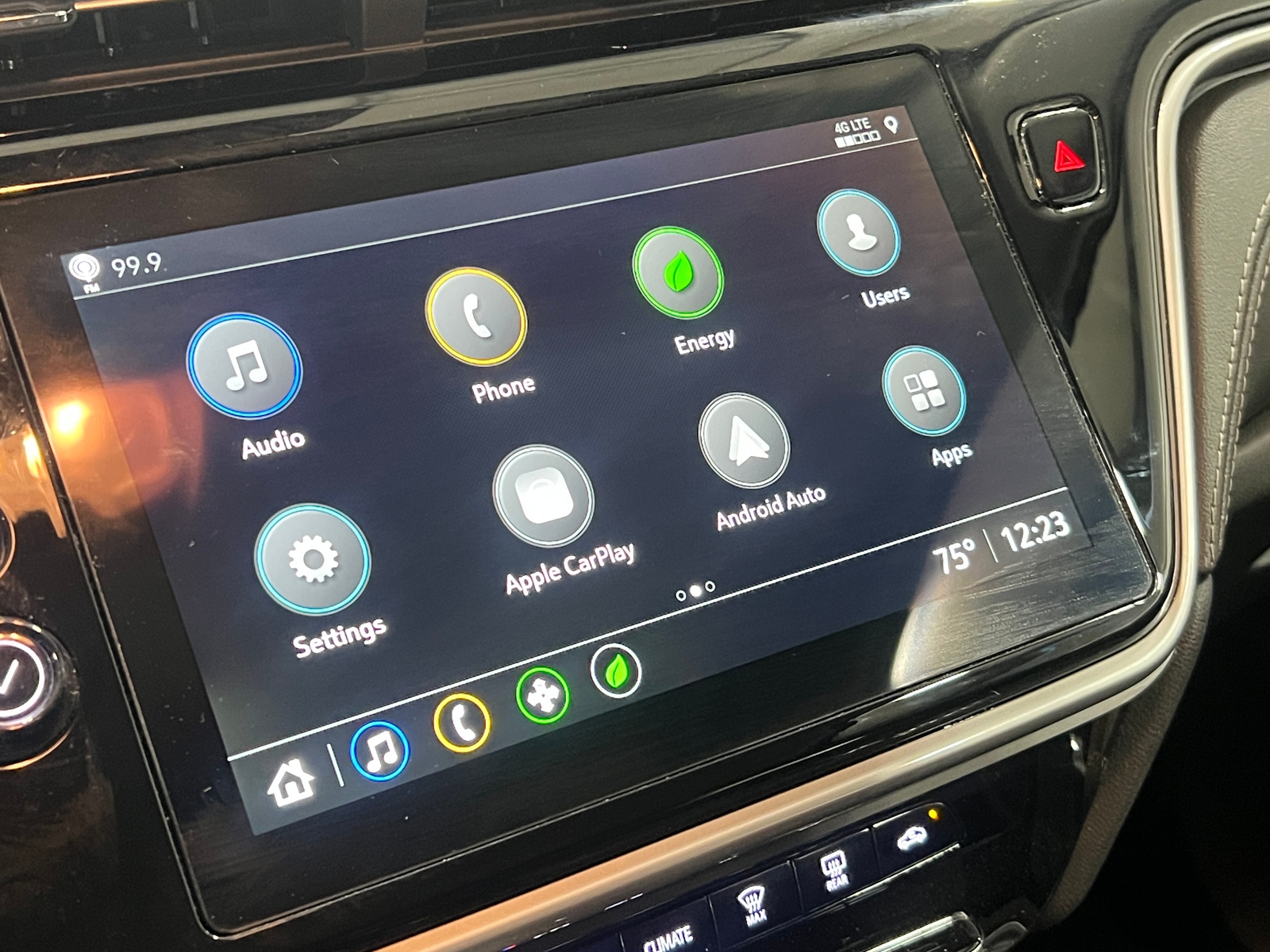Thumbnail: 2023 Chevrolet Bolt EUV - 4