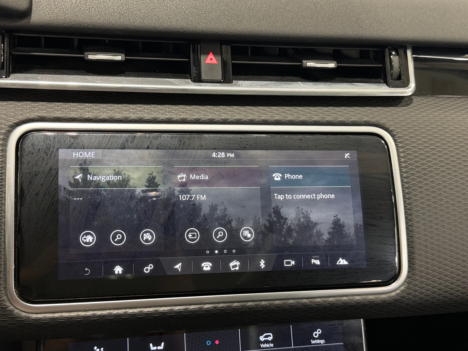 Thumbnail: 2018 Land Rover Range Rover Velar - 4