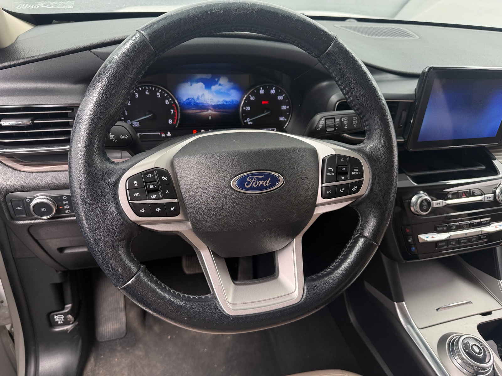 Thumbnail: 2022 Ford Explorer - 4