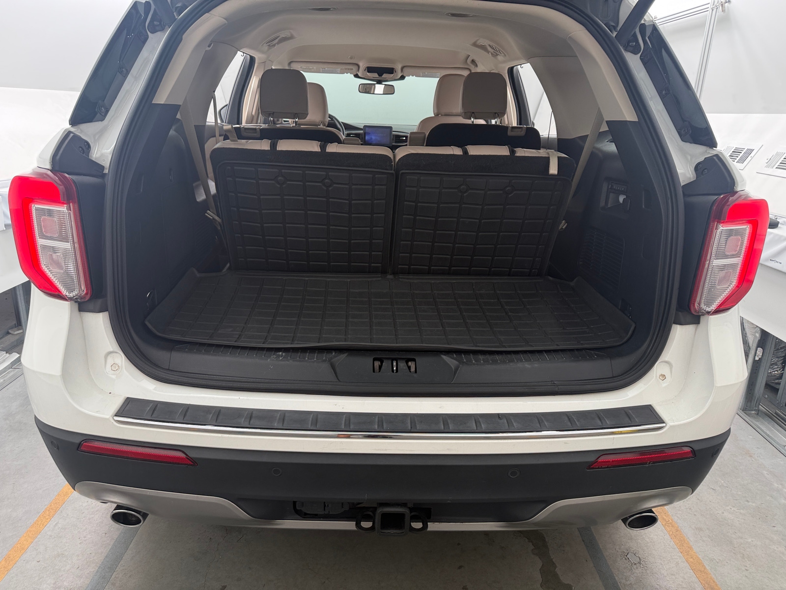 Thumbnail: 2022 Ford Explorer - 6