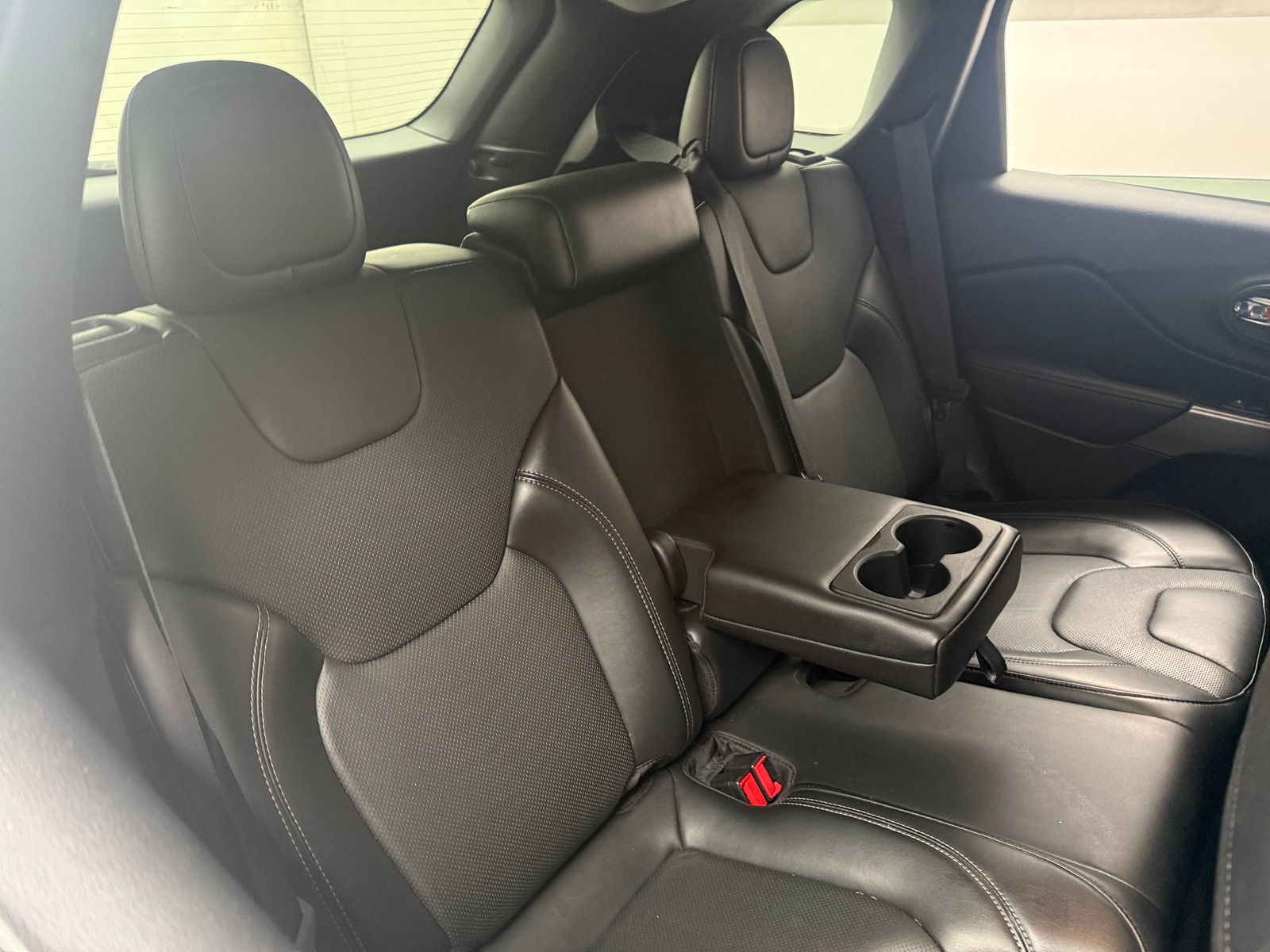 Thumbnail: 2020 Jeep Cherokee - 5