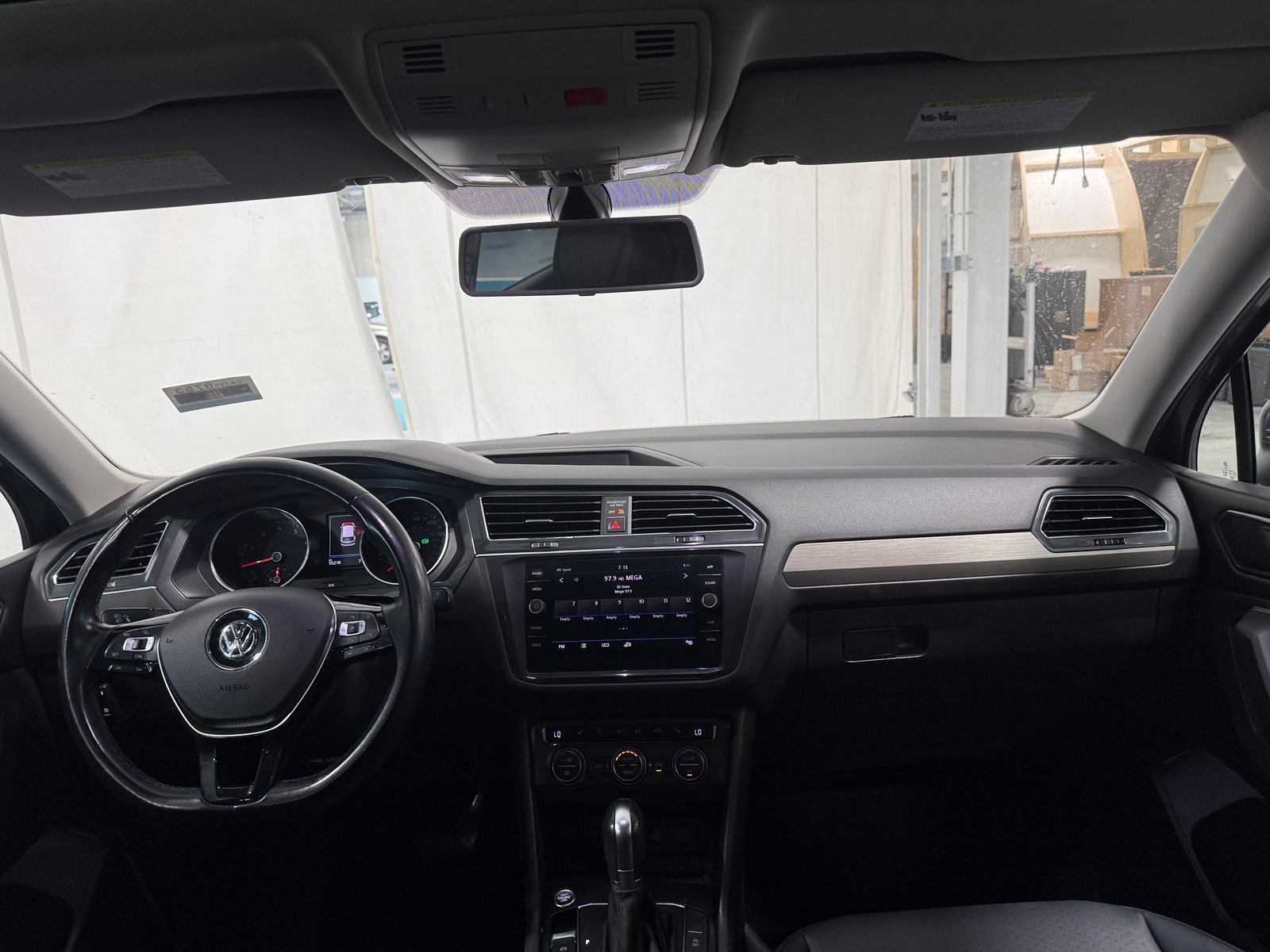 Thumbnail: 2018 Volkswagen Tiguan - 2