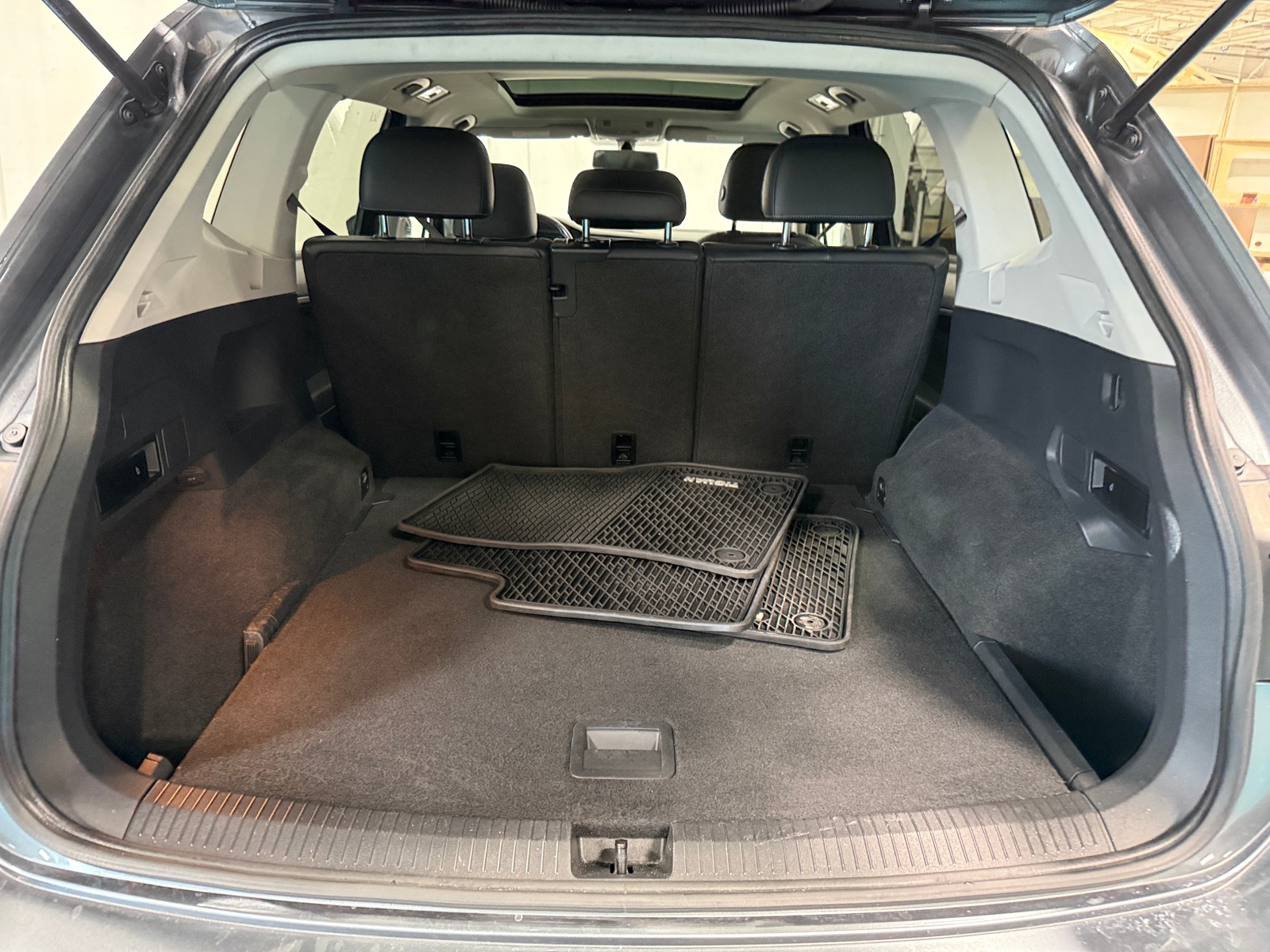 Thumbnail: 2018 Volkswagen Tiguan - 6
