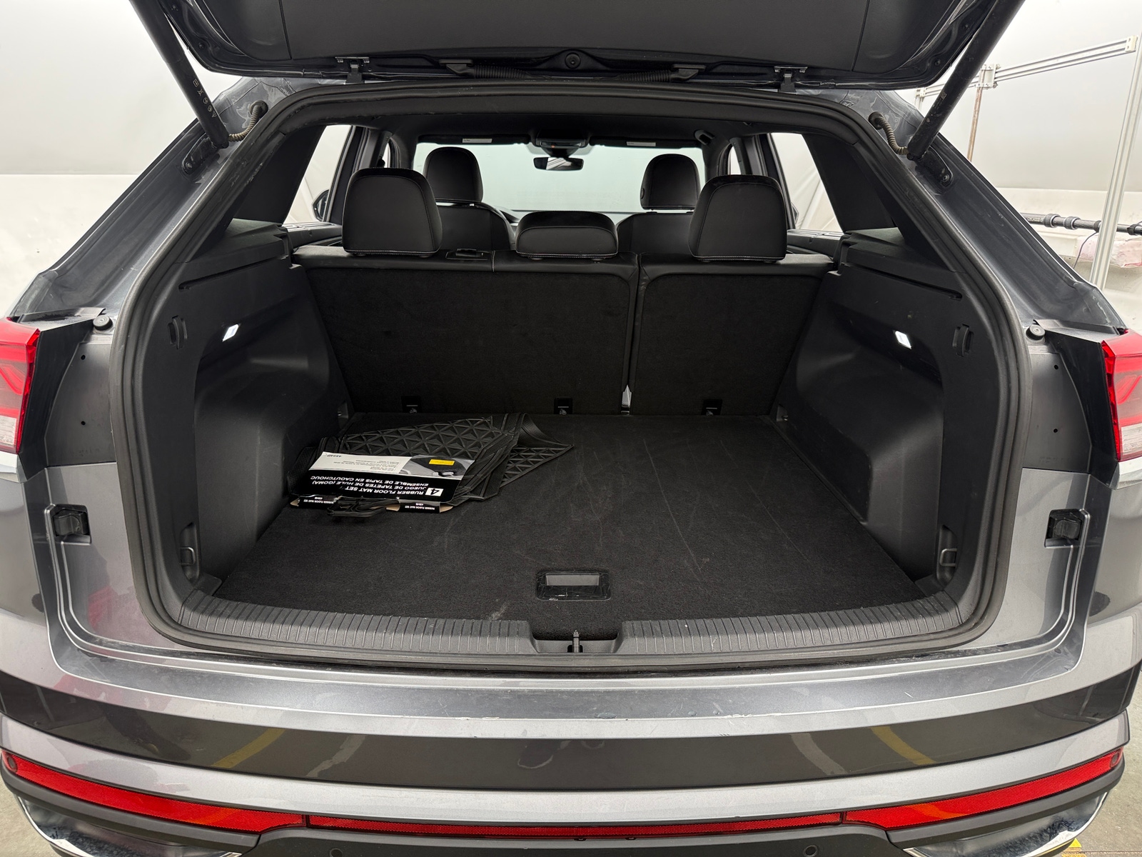 Thumbnail: 2025 Volkswagen Atlas - 6