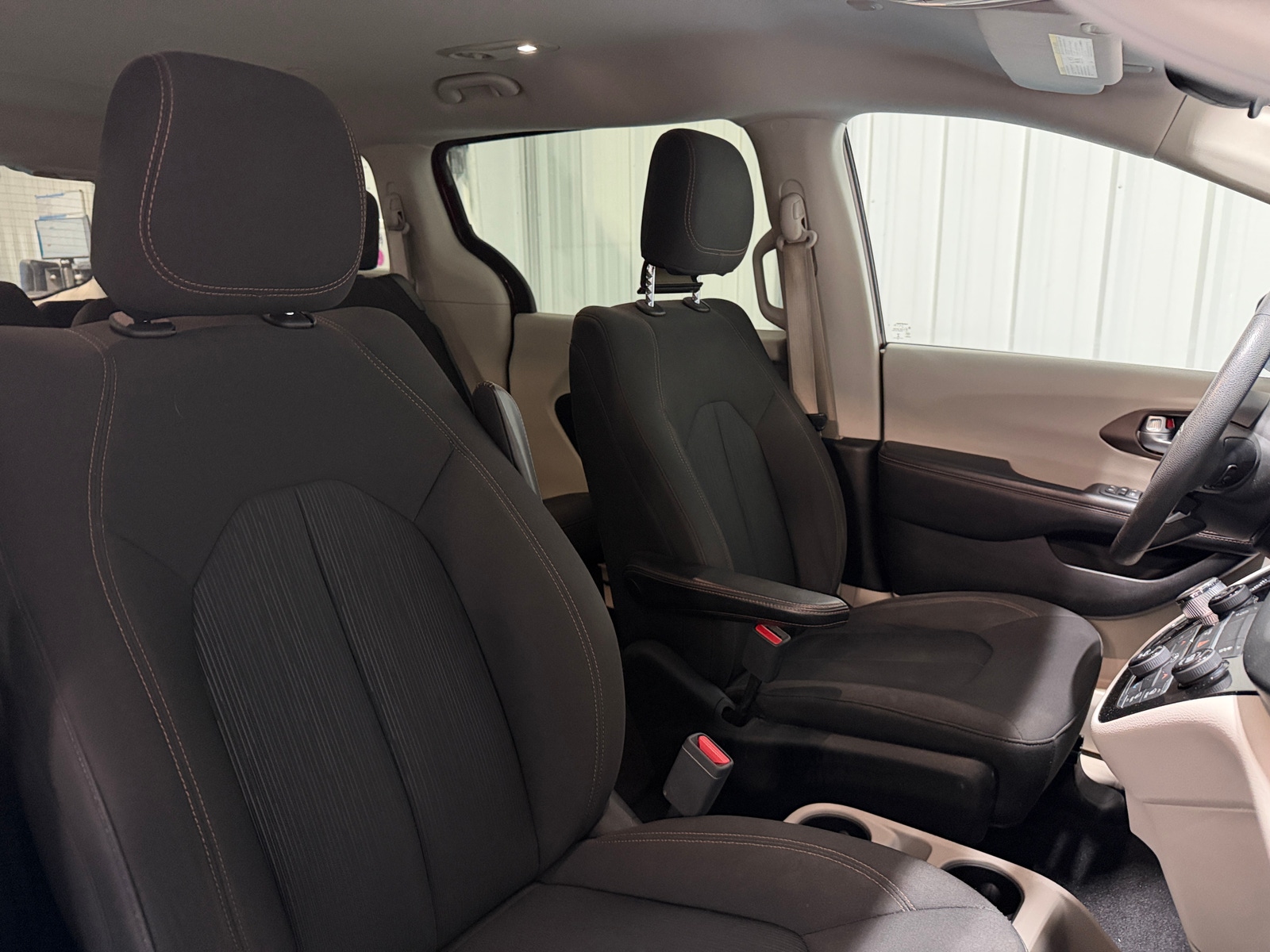 Thumbnail: 2017 Chrysler Pacifica - 2
