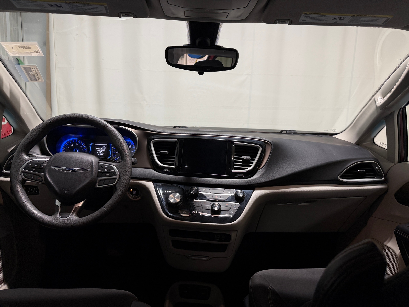 Thumbnail: 2017 Chrysler Pacifica - 3