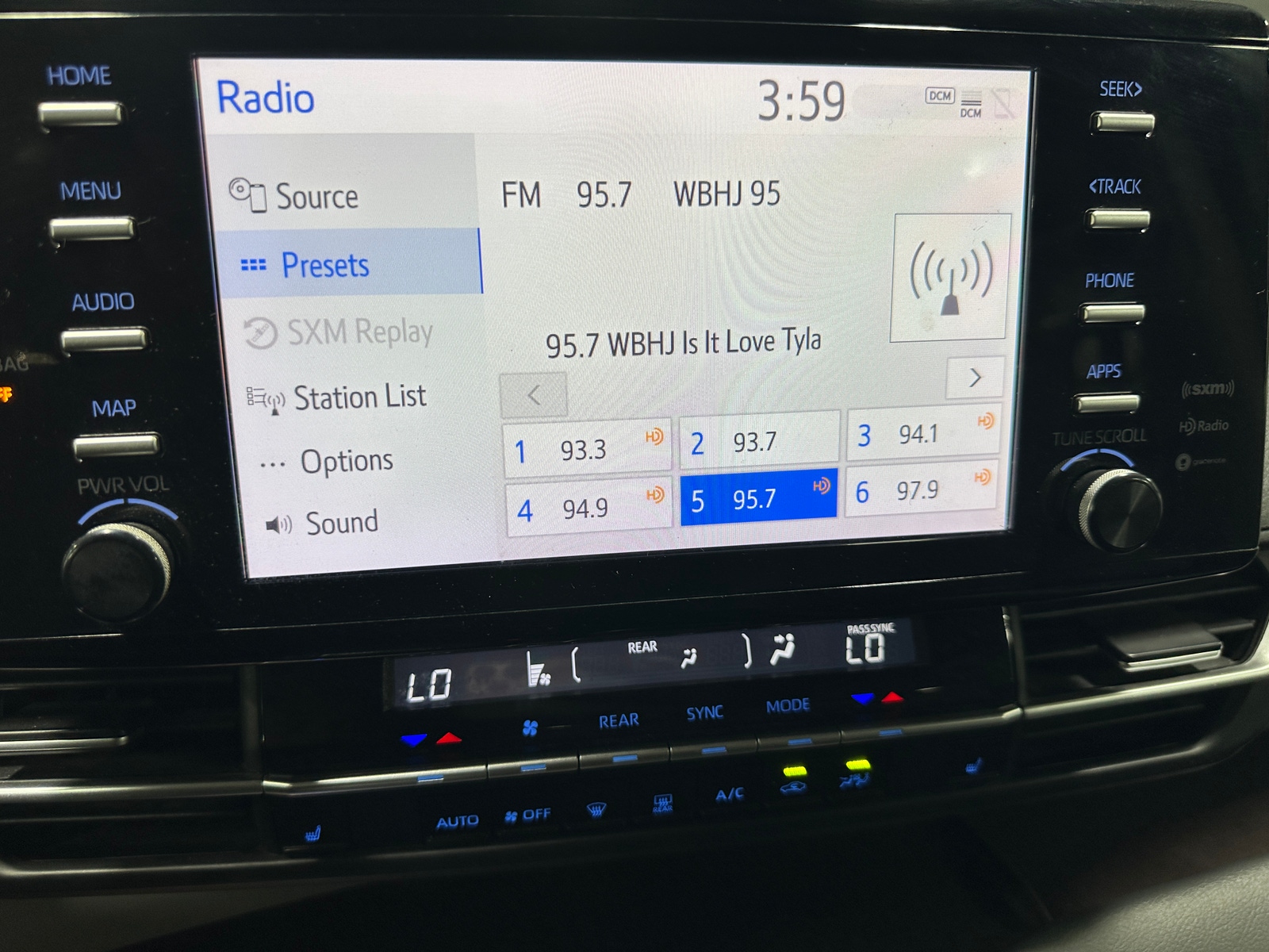 Thumbnail: 2021 Toyota Sienna - 3
