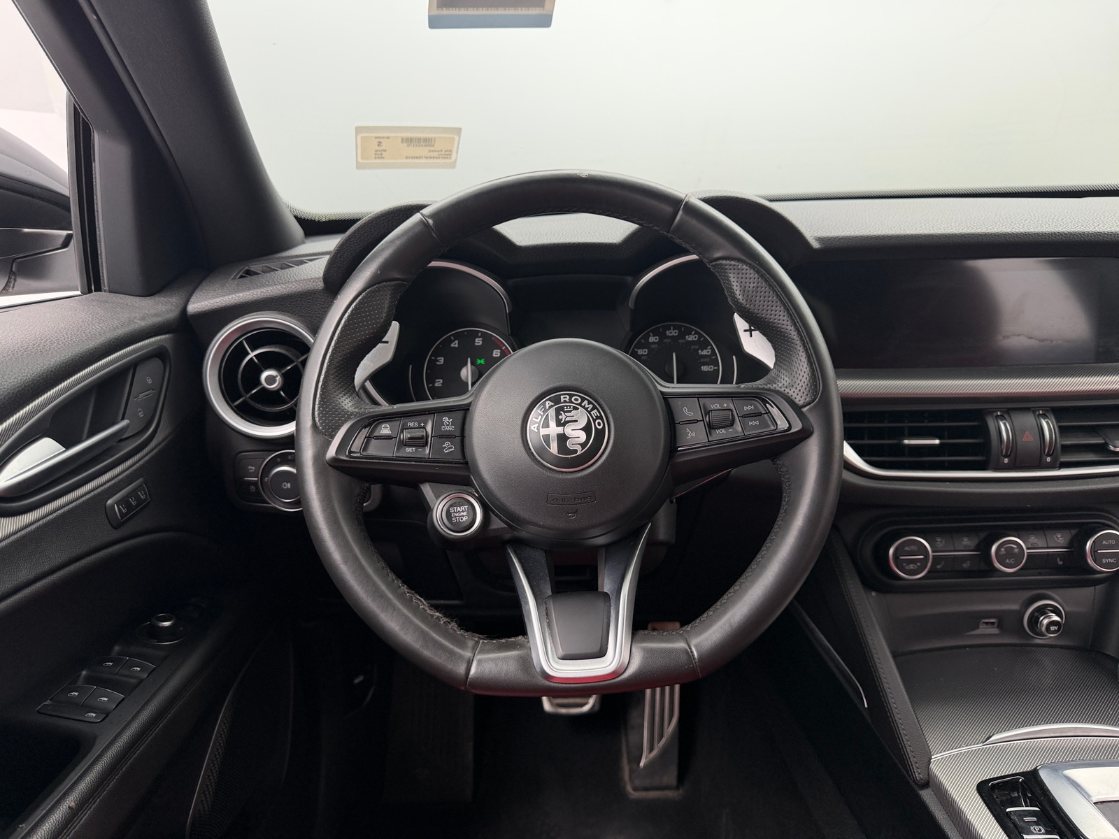 Thumbnail: 2023 Alfa Romeo Stelvio - 4
