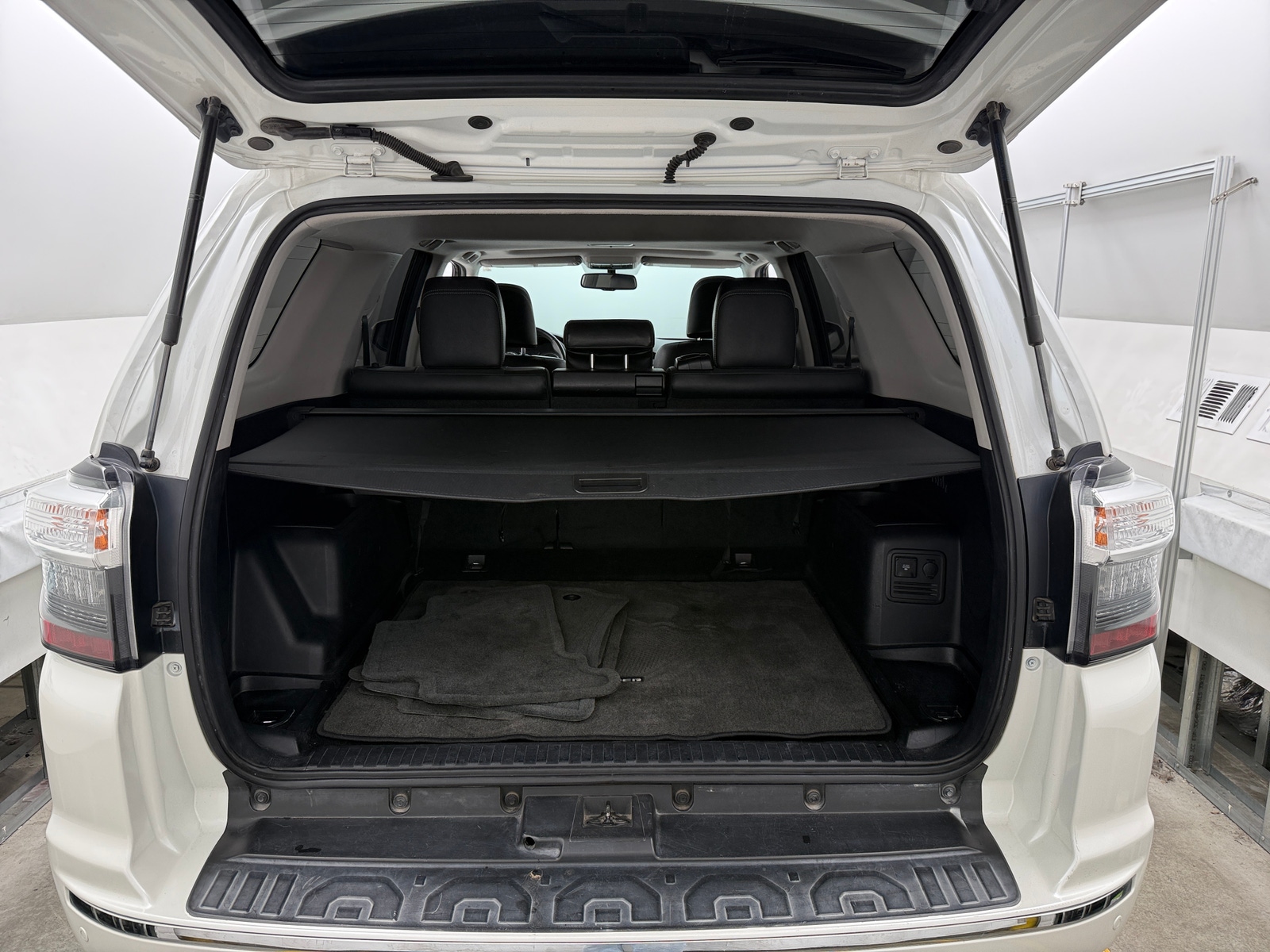 Thumbnail: 2017 Toyota 4Runner - 6