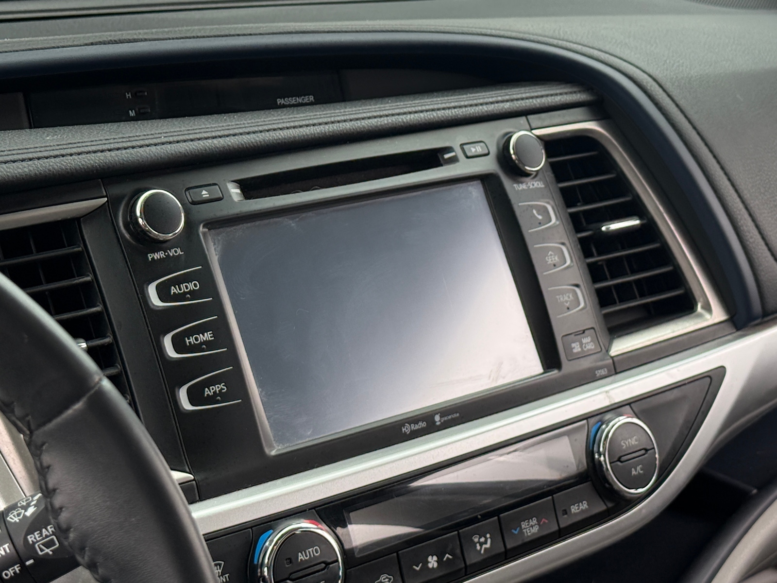 Thumbnail: 2015 Toyota Highlander - 3