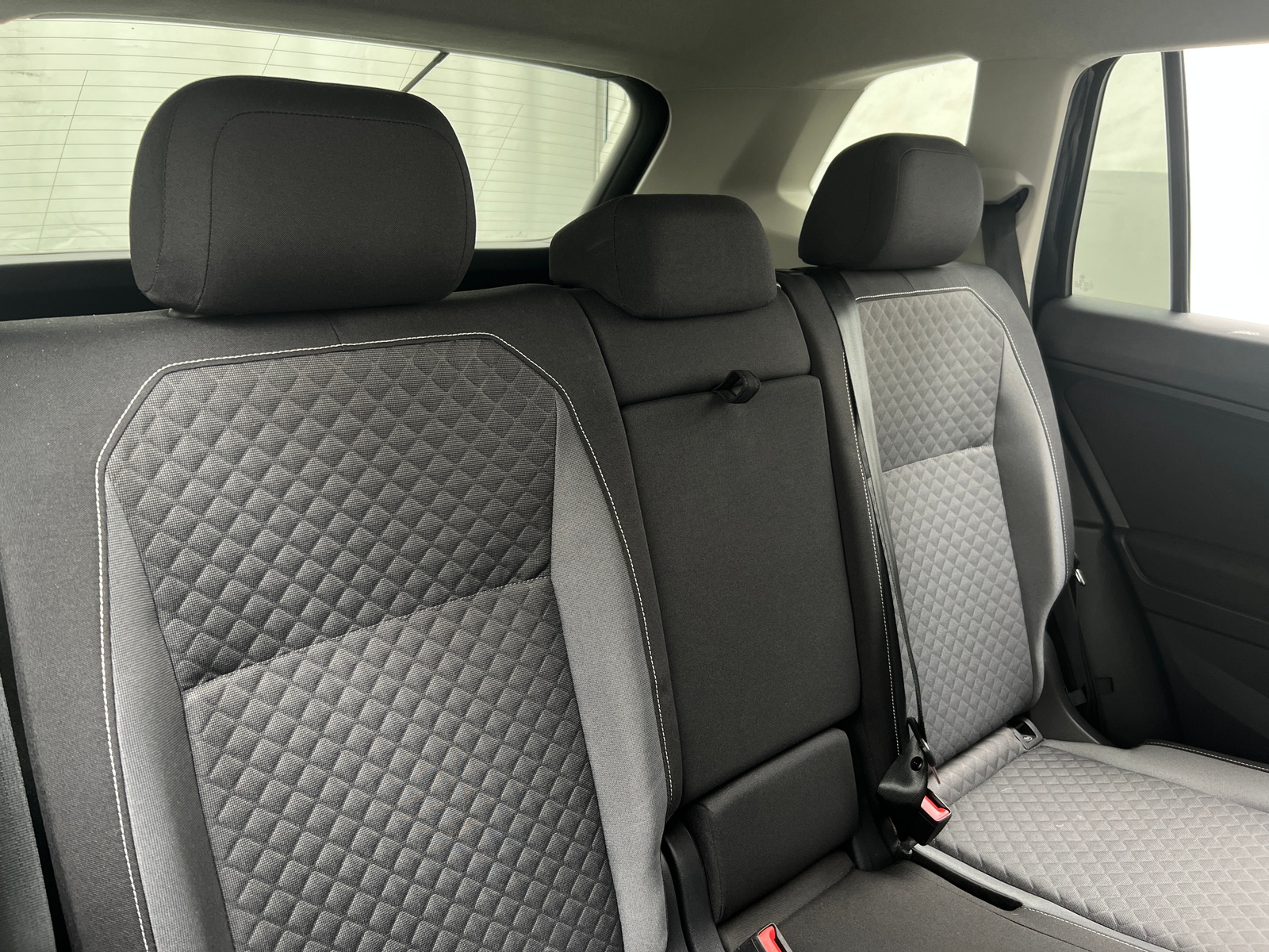 Thumbnail: 2021 Volkswagen Tiguan - 6