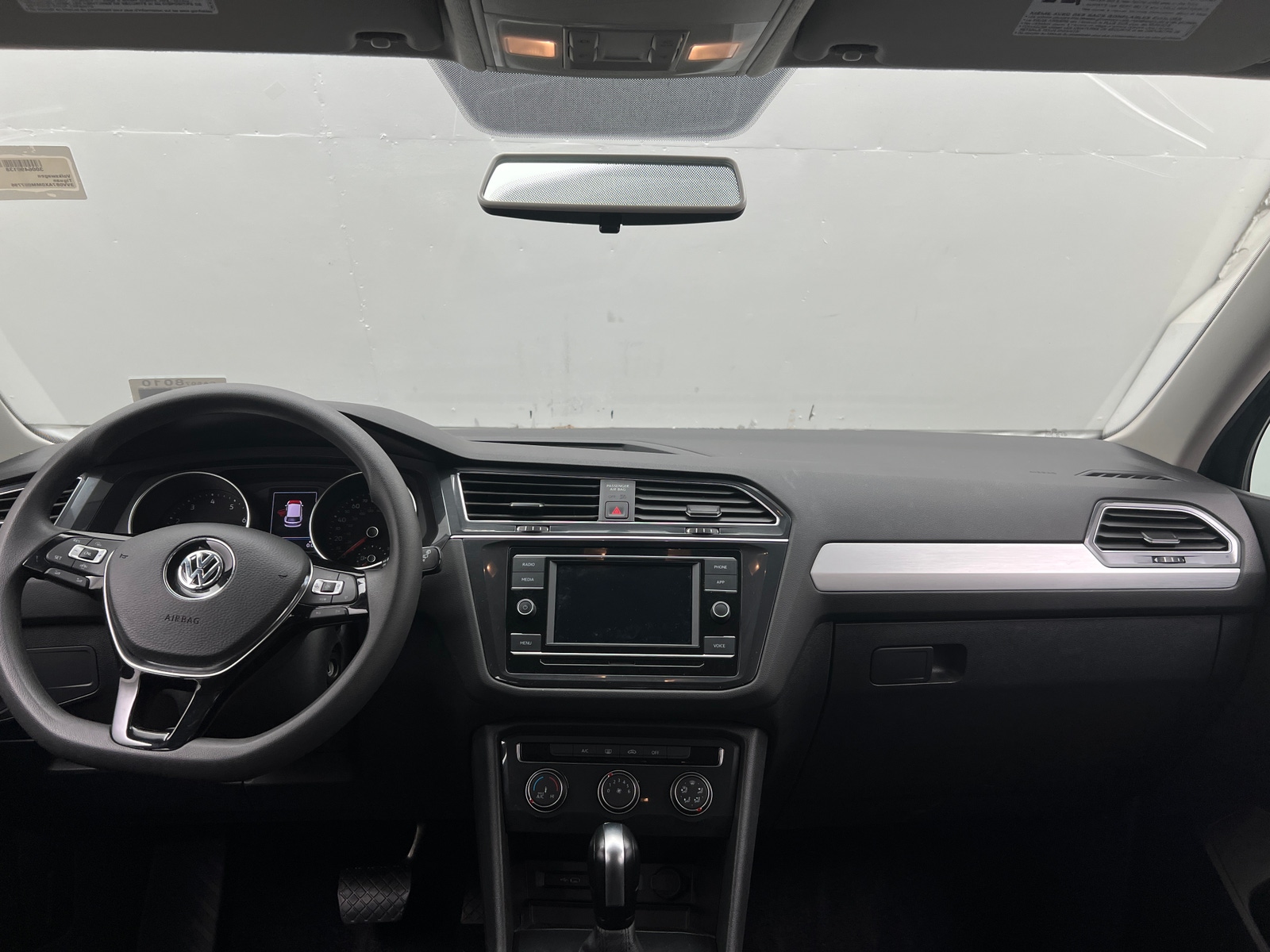 Thumbnail: 2021 Volkswagen Tiguan - 3