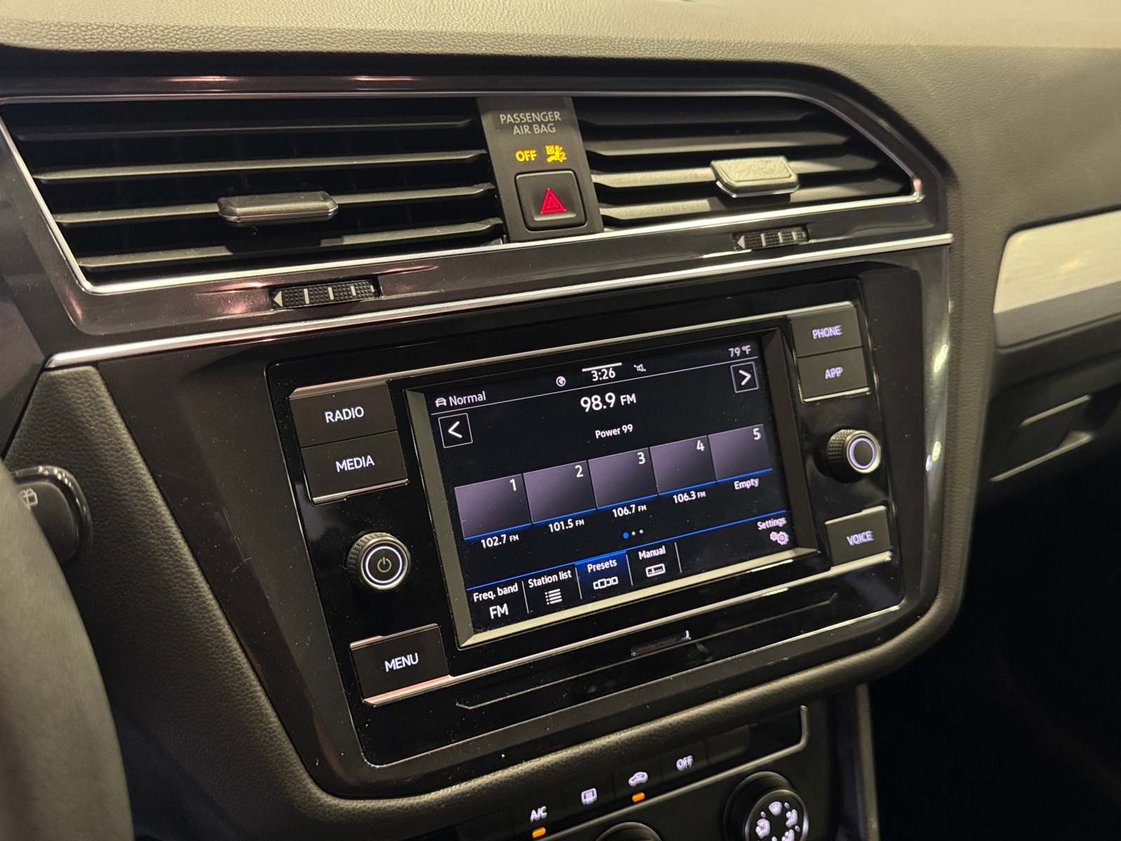 Thumbnail: 2021 Volkswagen Tiguan - 4