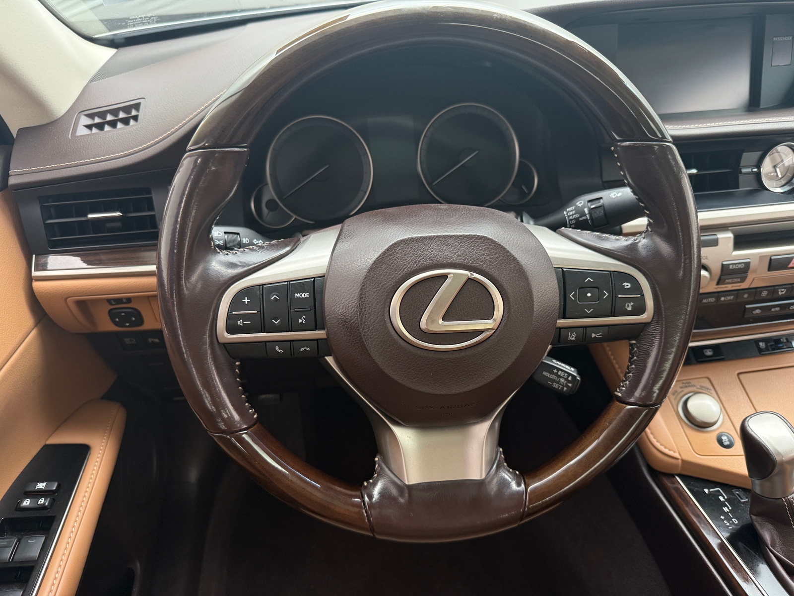 Thumbnail: 2016 Lexus ES - 5