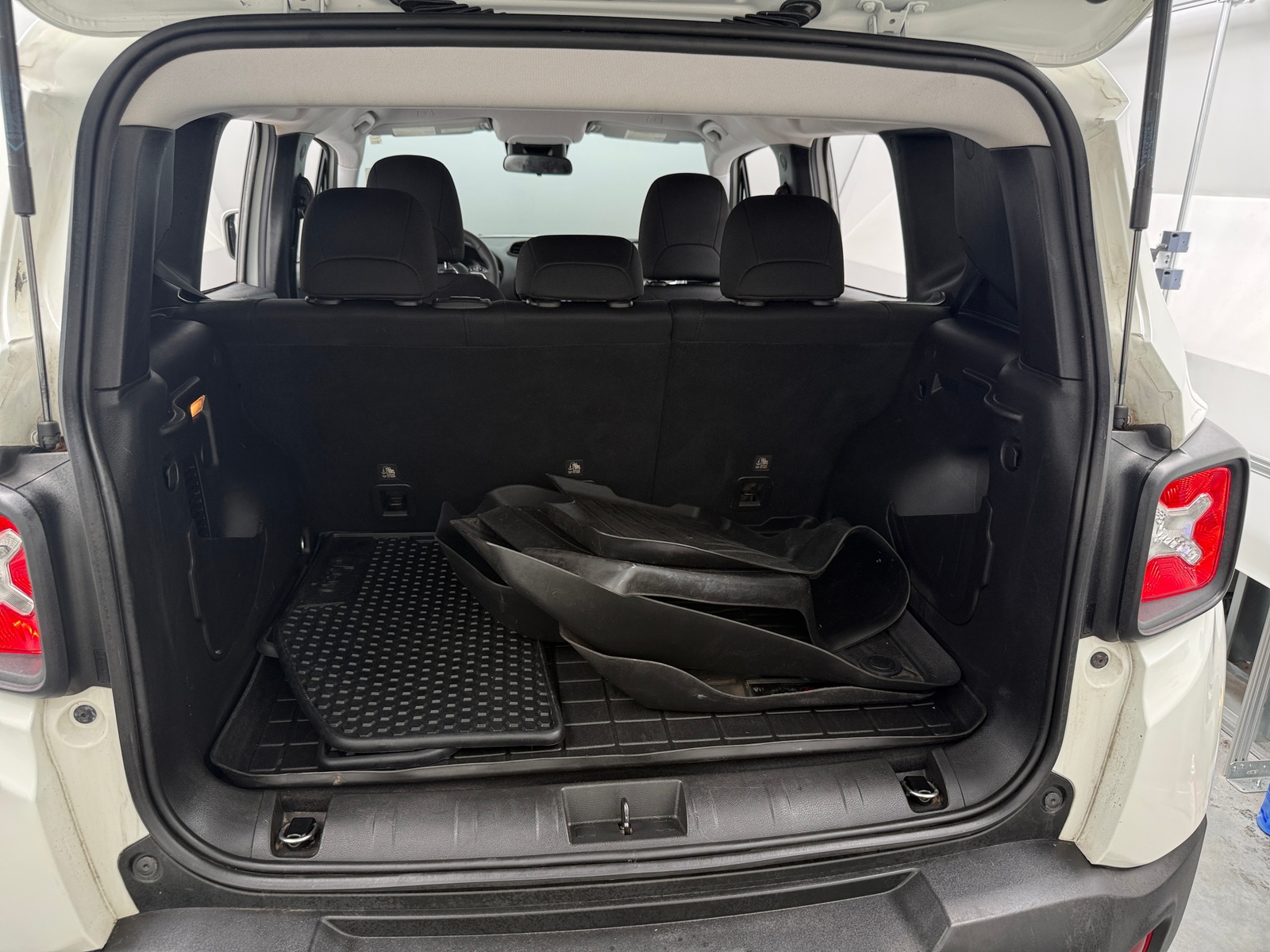 Thumbnail: 2021 Jeep Renegade - 7