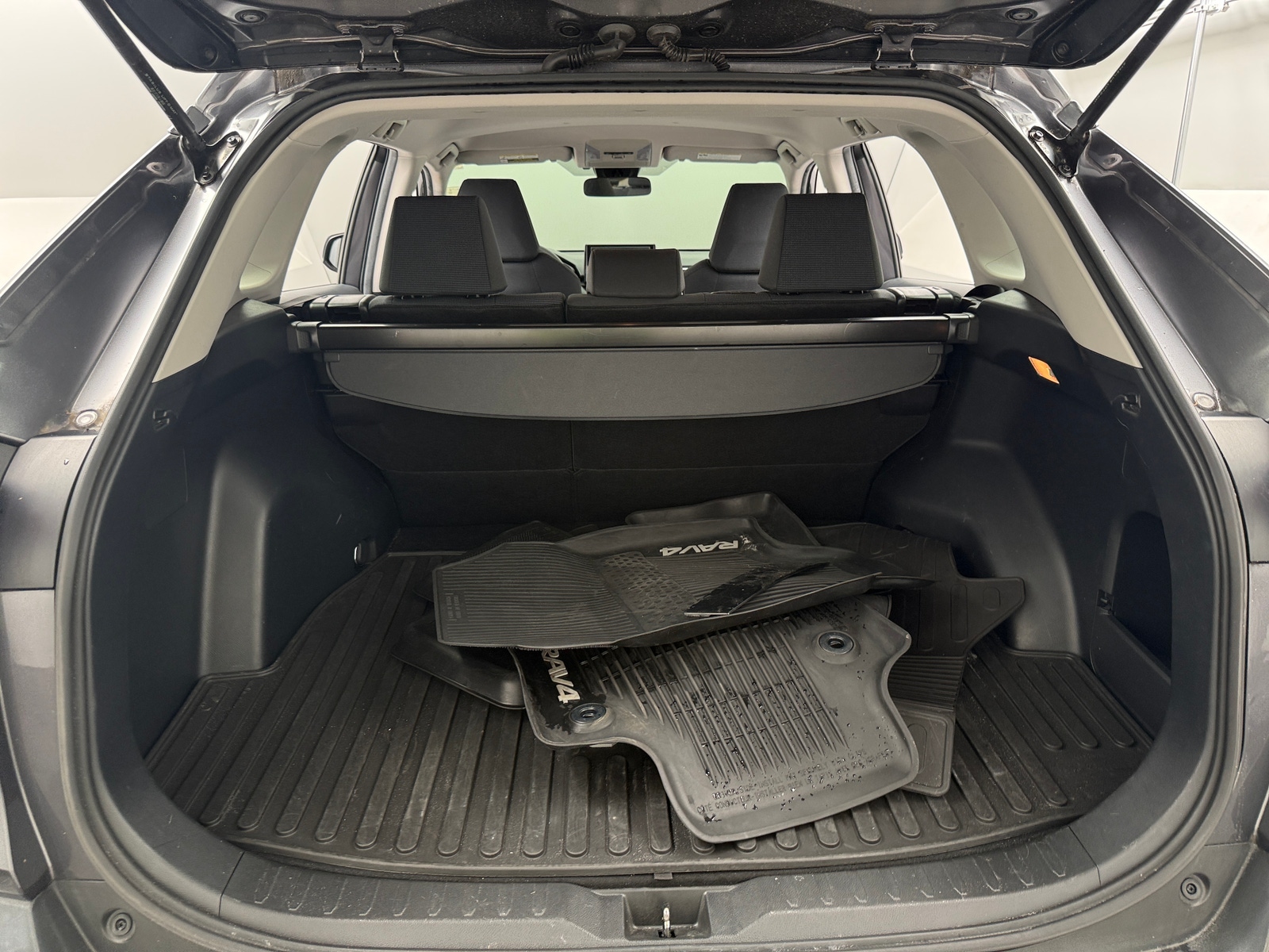 Thumbnail: 2019 Toyota RAV4 - 7