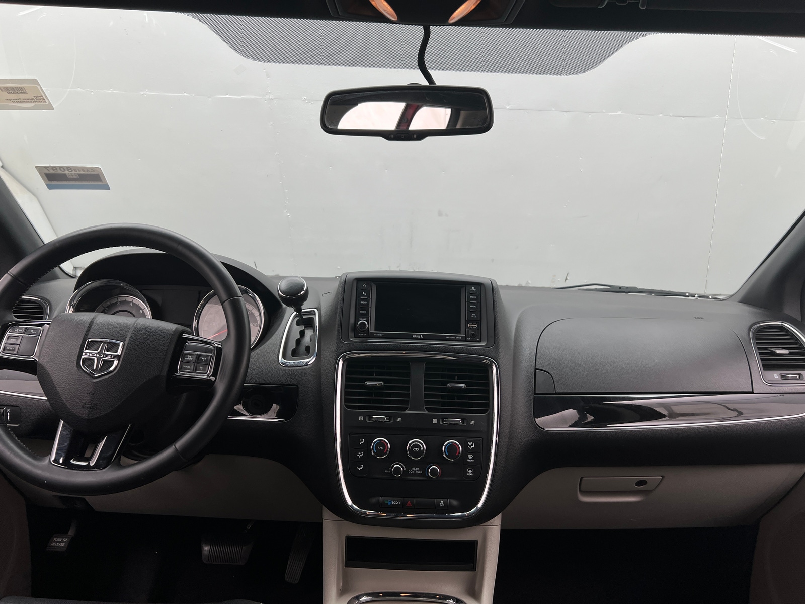 Thumbnail: 2017 Dodge Grand Caravan - 2