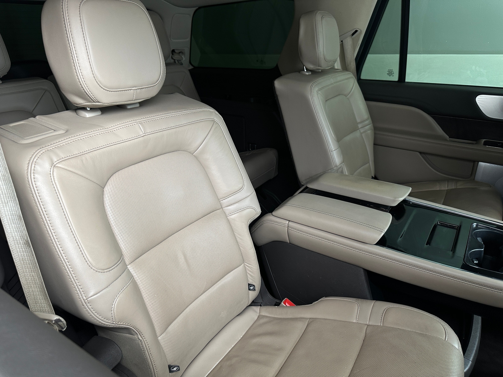 Thumbnail: 2022 Lincoln Navigator - 5