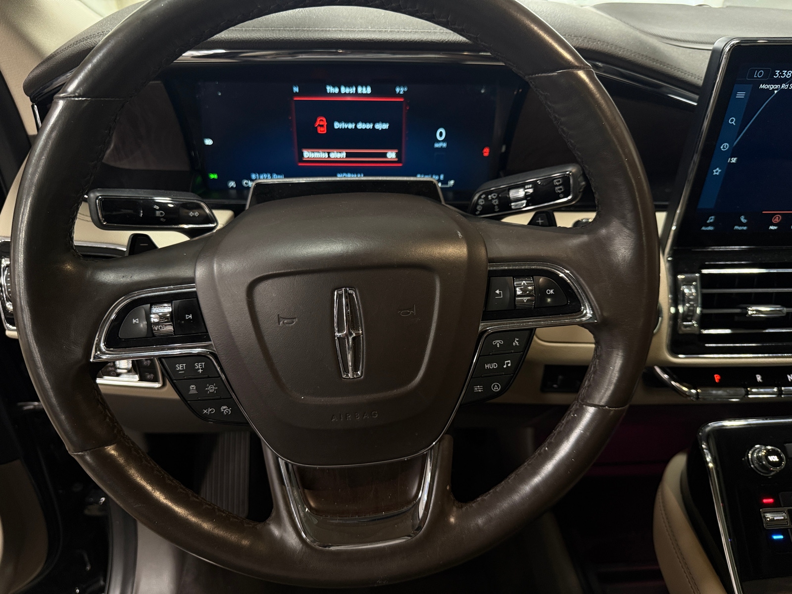 Thumbnail: 2022 Lincoln Navigator - 4