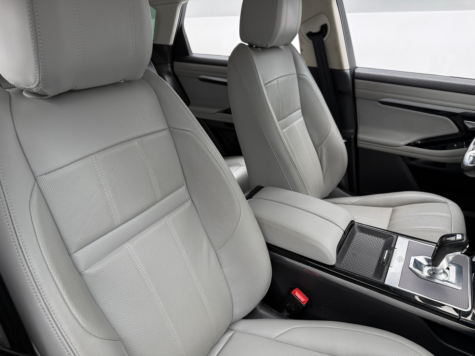 Thumbnail: 2020 Land Rover Range Rover Evoque - 2
