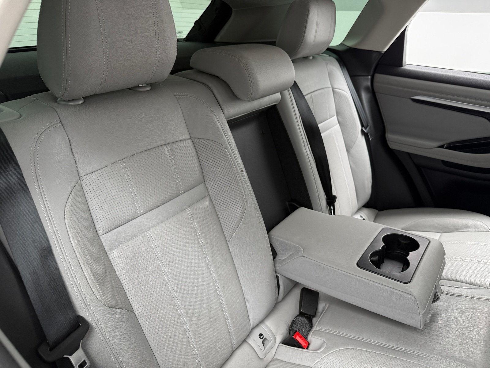 Thumbnail: 2020 Land Rover Range Rover Evoque - 6