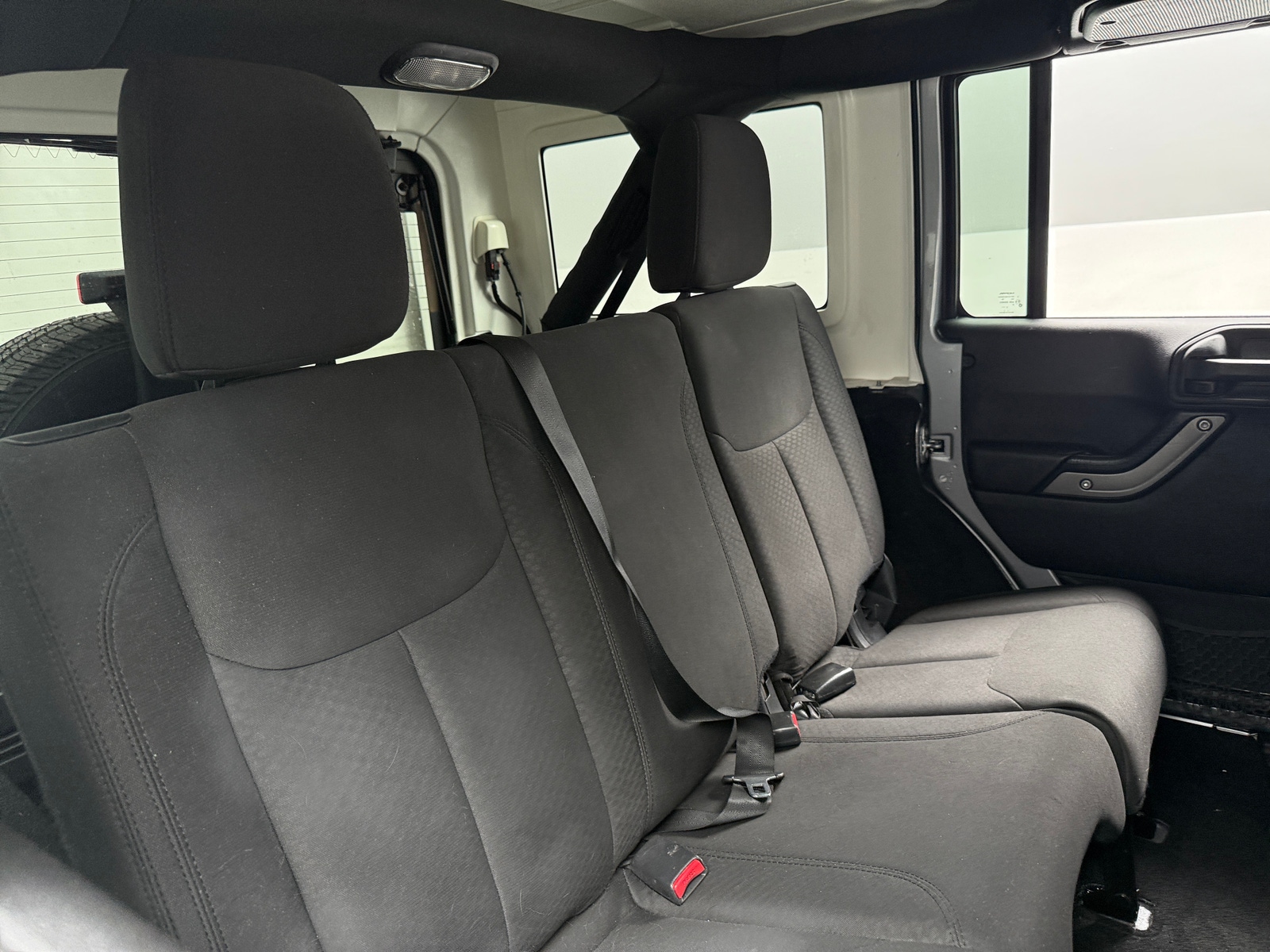 Thumbnail: 2016 Jeep Wrangler - 6