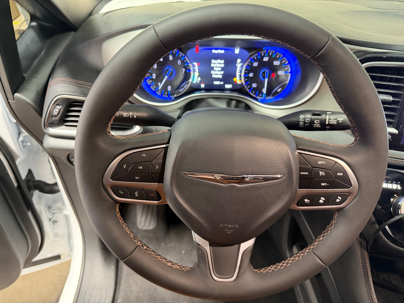 Thumbnail: 2026 Chrysler Pacifica - 4