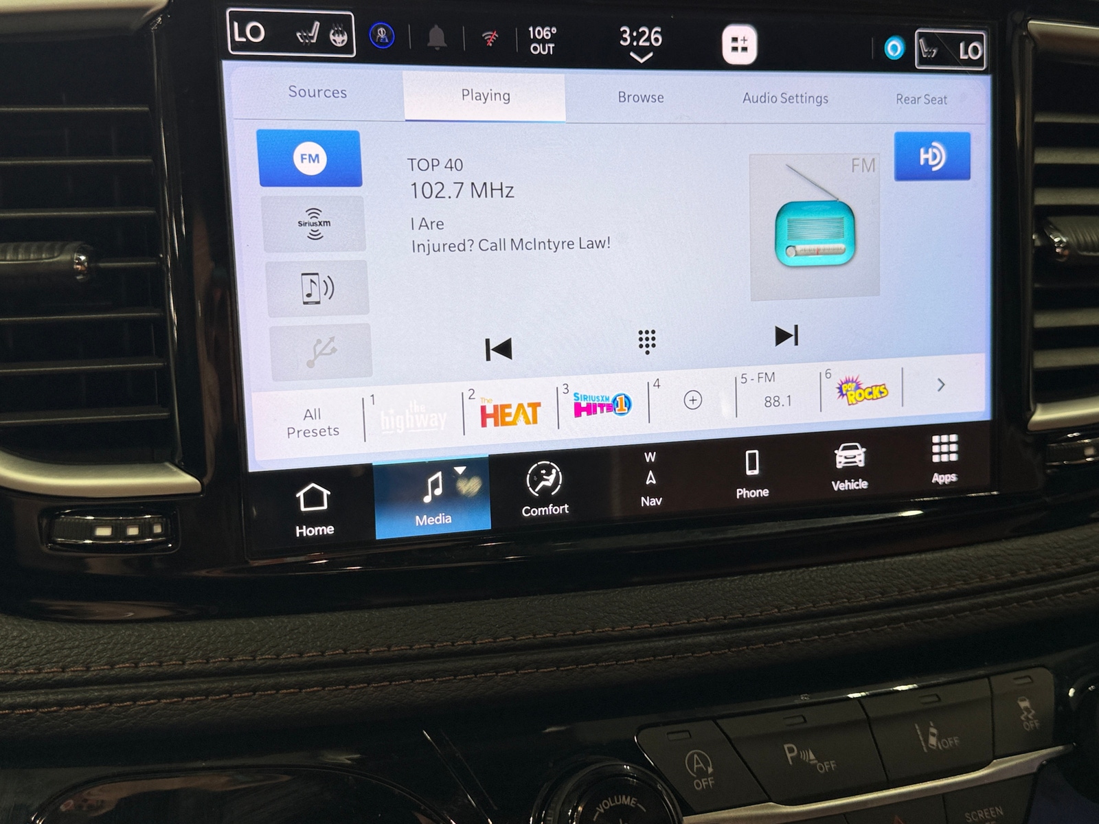 Thumbnail: 2026 Chrysler Pacifica - 3