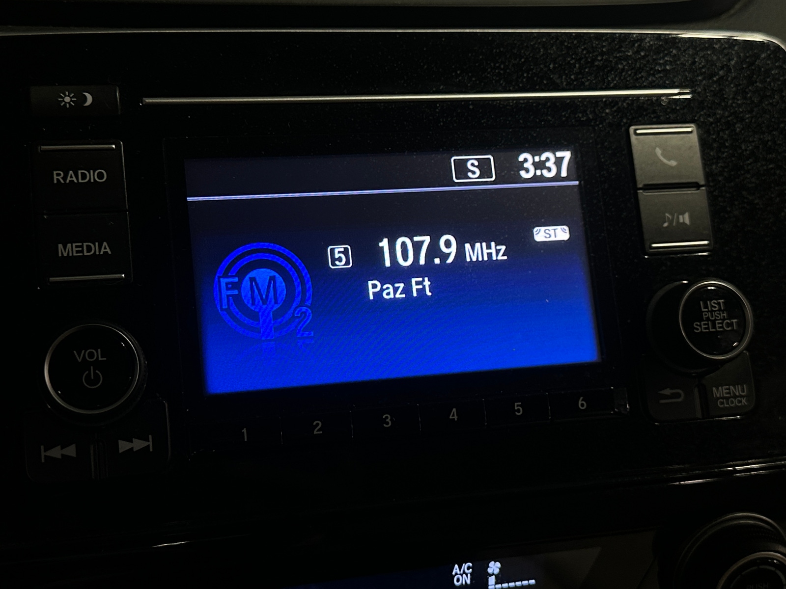 Thumbnail: 2017 Honda CR-V - 4
