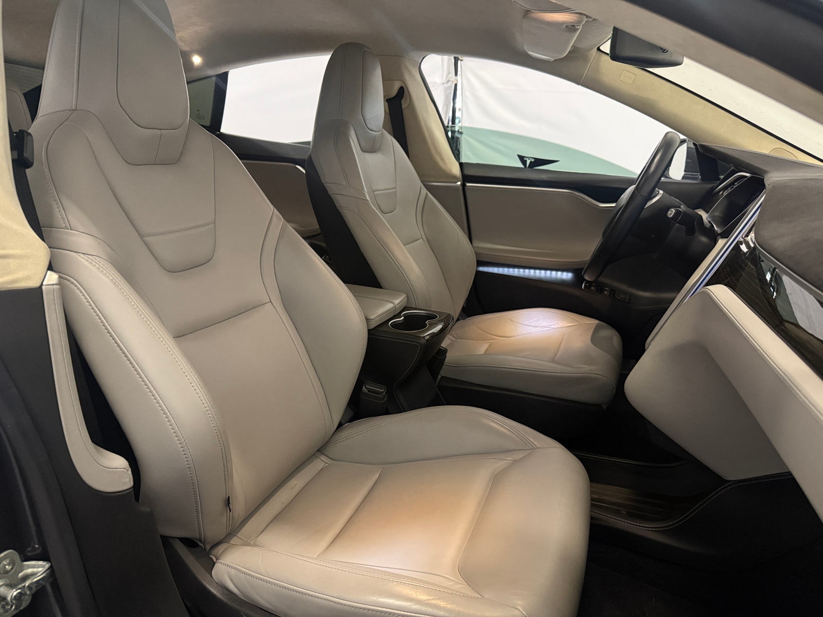 Thumbnail: 2015 Tesla Model S - 2