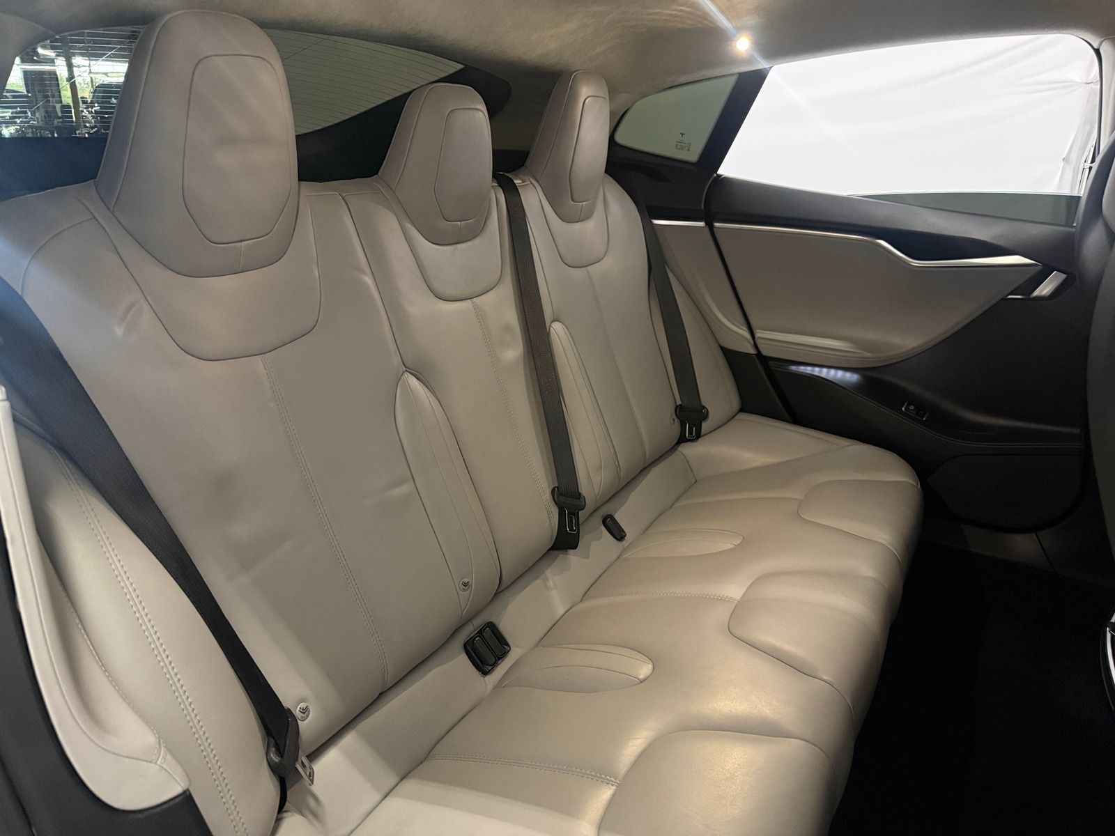 Thumbnail: 2015 Tesla Model S - 6
