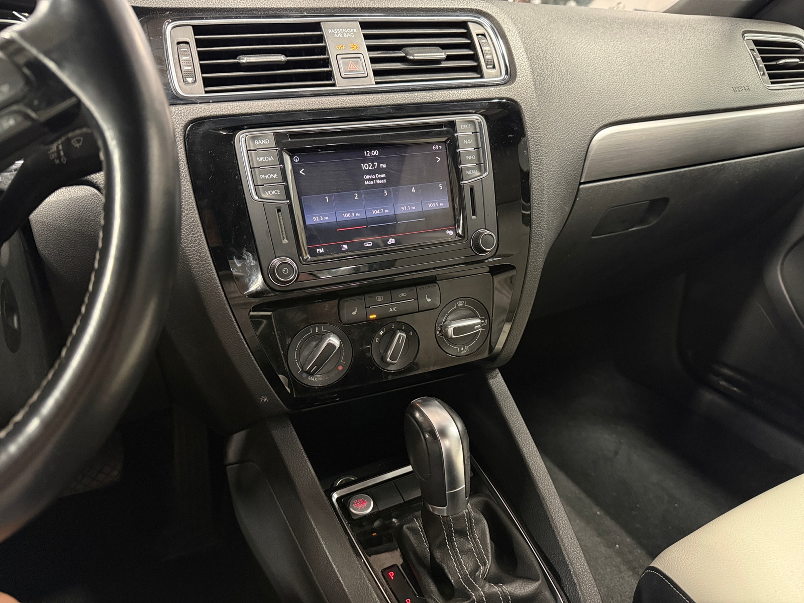 Thumbnail: 2016 Volkswagen Jetta - 3