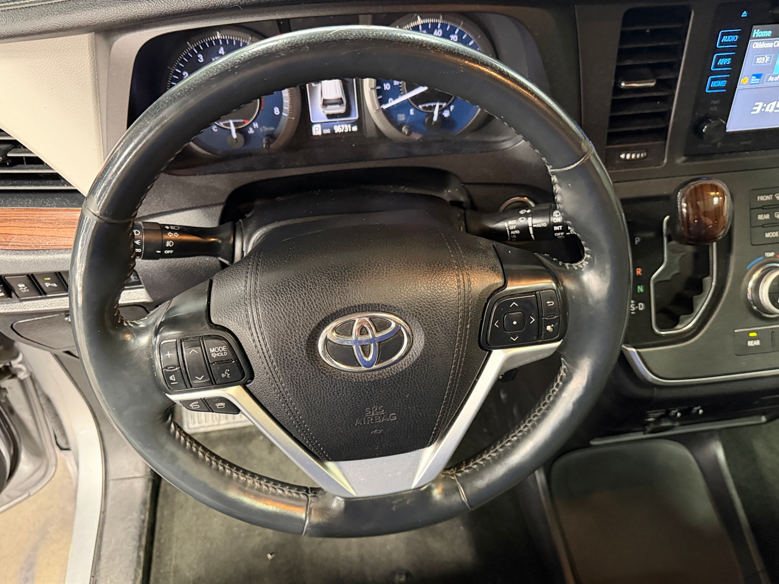 Thumbnail: 2017 Toyota Sienna - 4