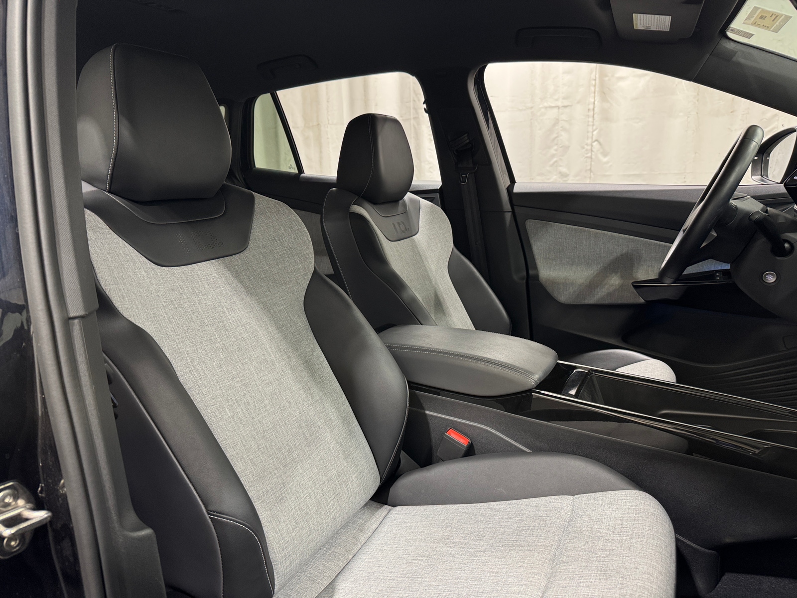 Thumbnail: 2023 Volkswagen ID.4 - 2