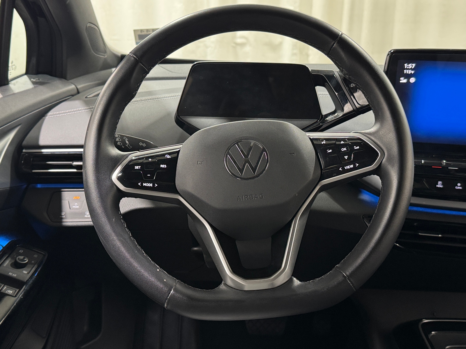 Thumbnail: 2023 Volkswagen ID.4 - 5