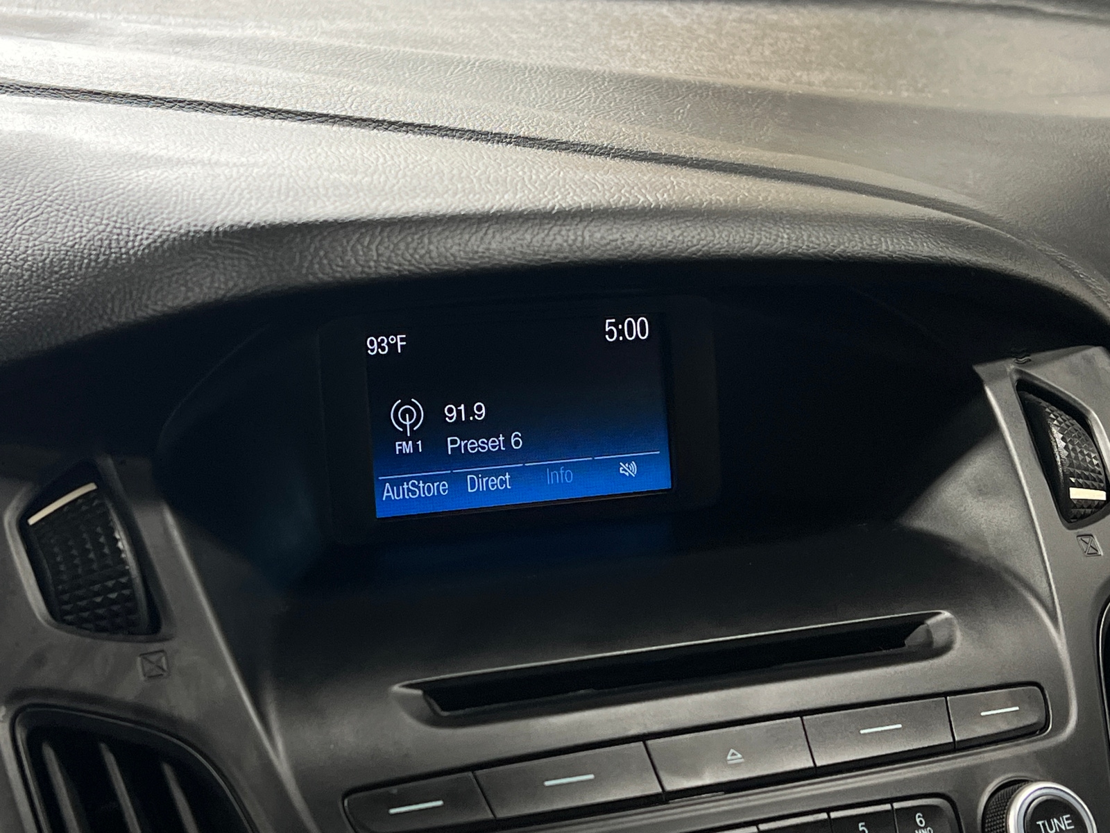Thumbnail: 2016 Ford Focus - 4