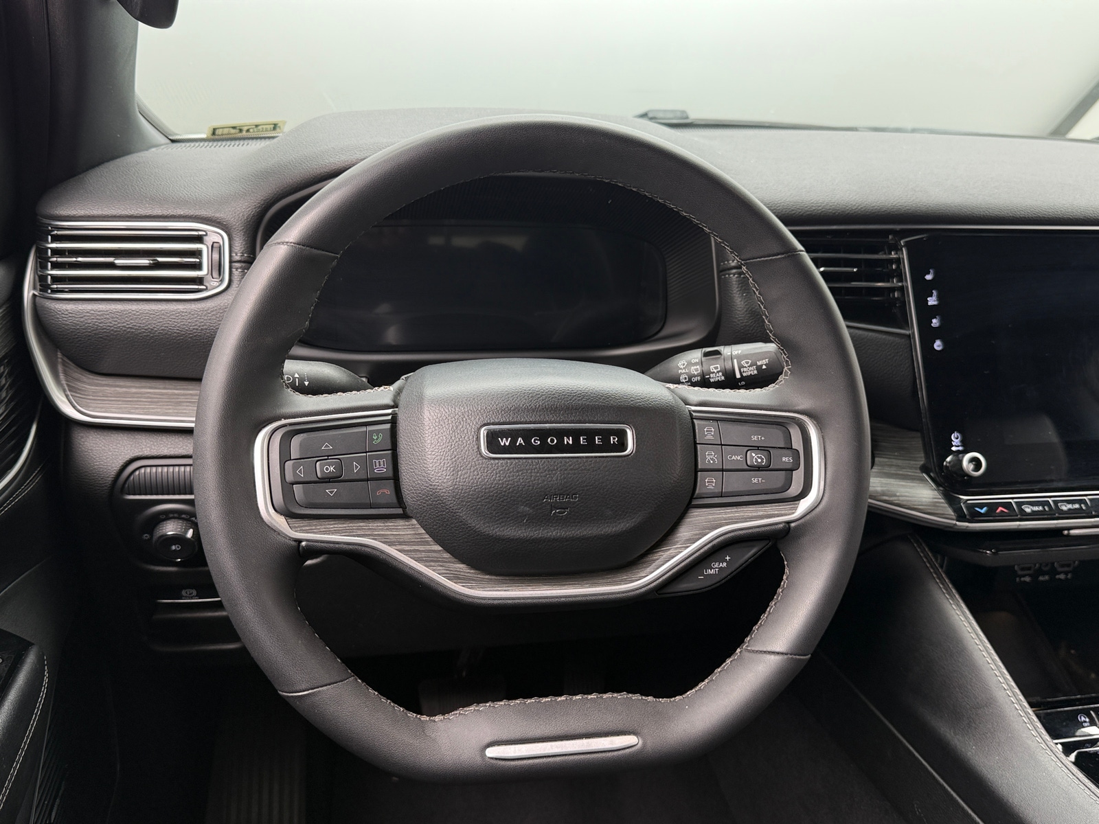 Thumbnail: 2024 Jeep Wagoneer - 4