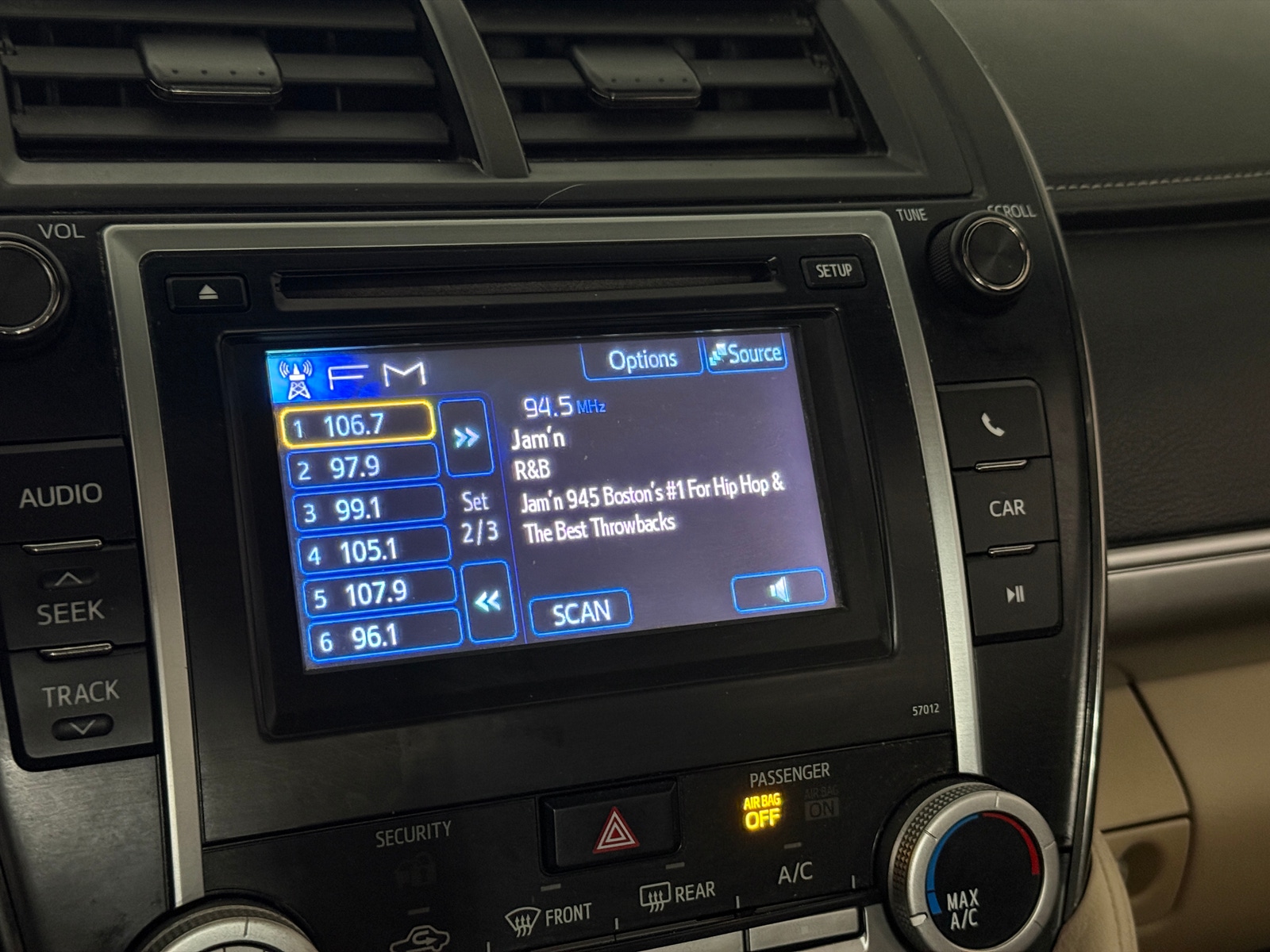 Thumbnail: 2012 Toyota Camry - 4