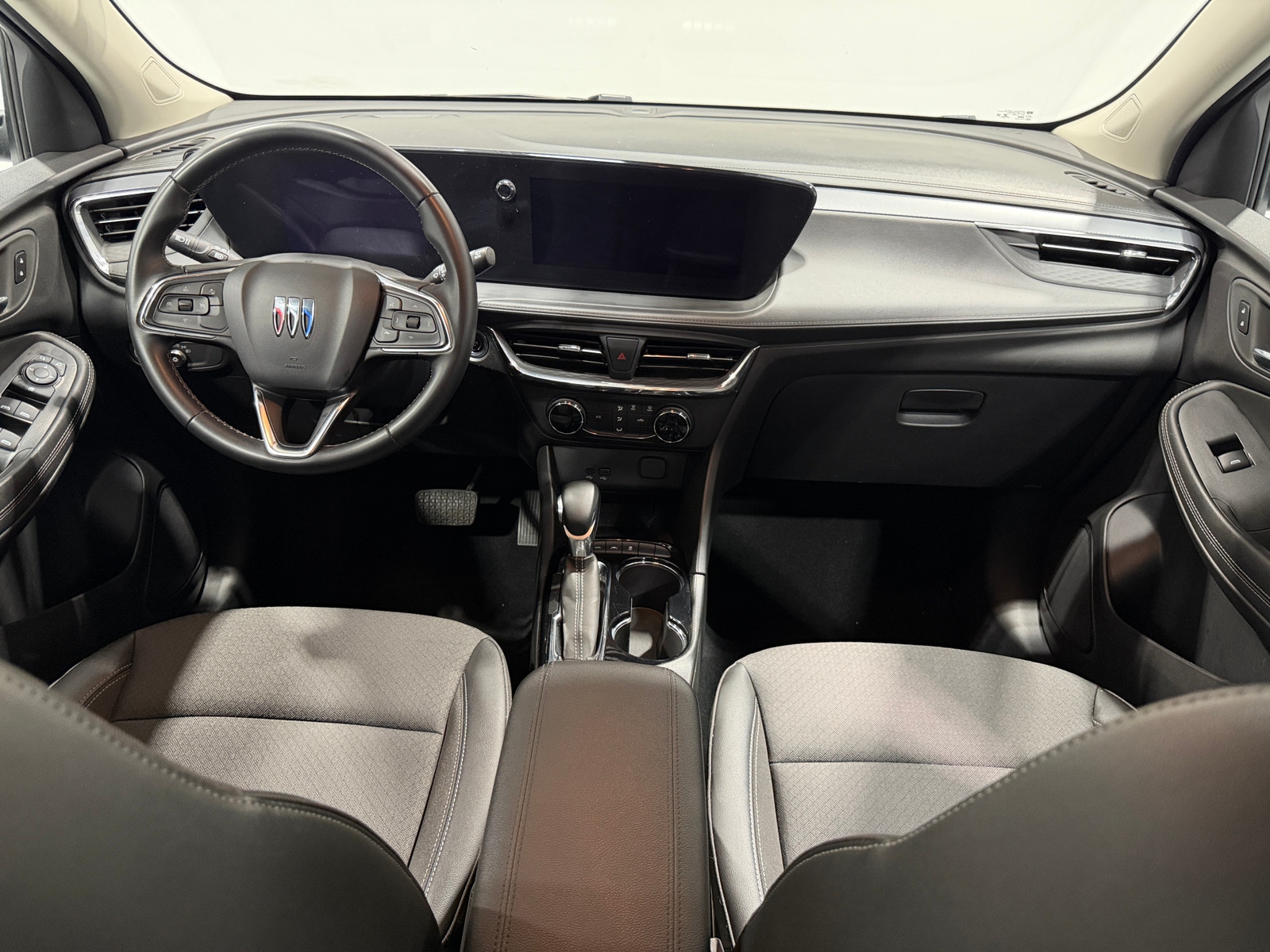 Thumbnail: 2025 Buick Encore GX - 2