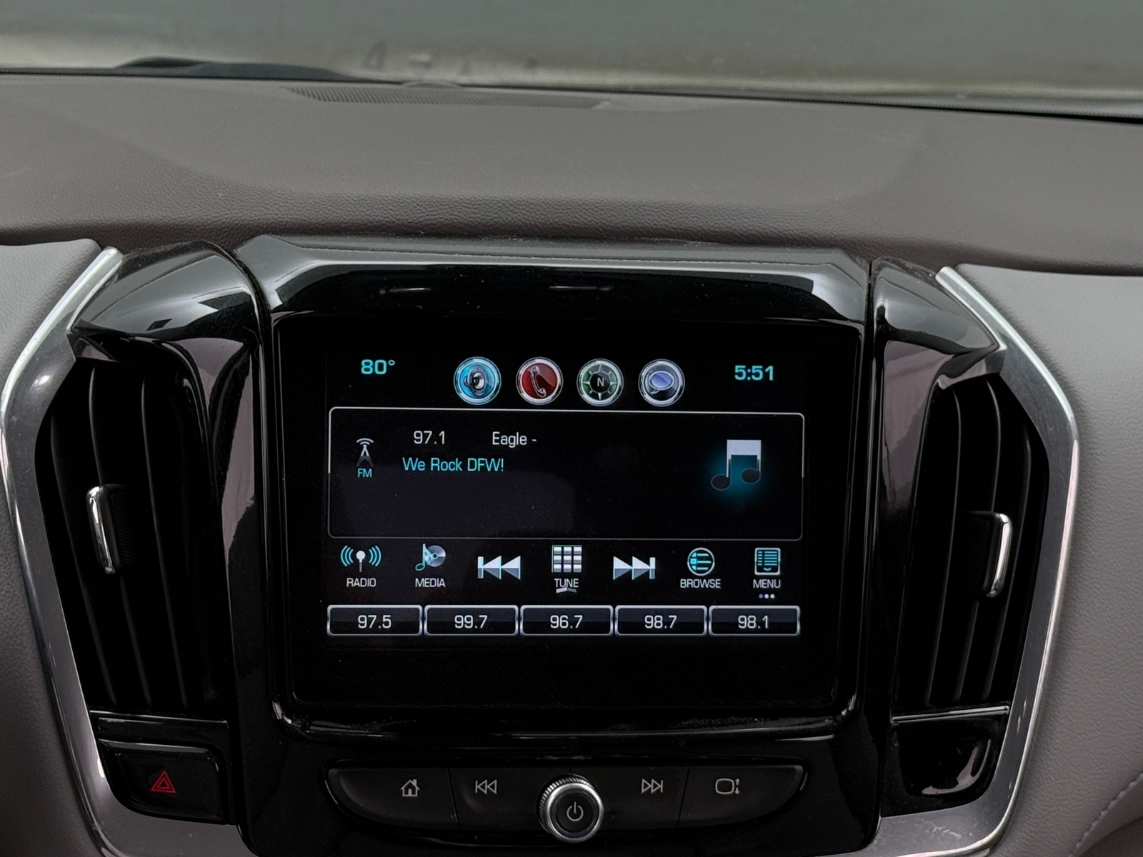 Thumbnail: 2018 Chevrolet Traverse - 4