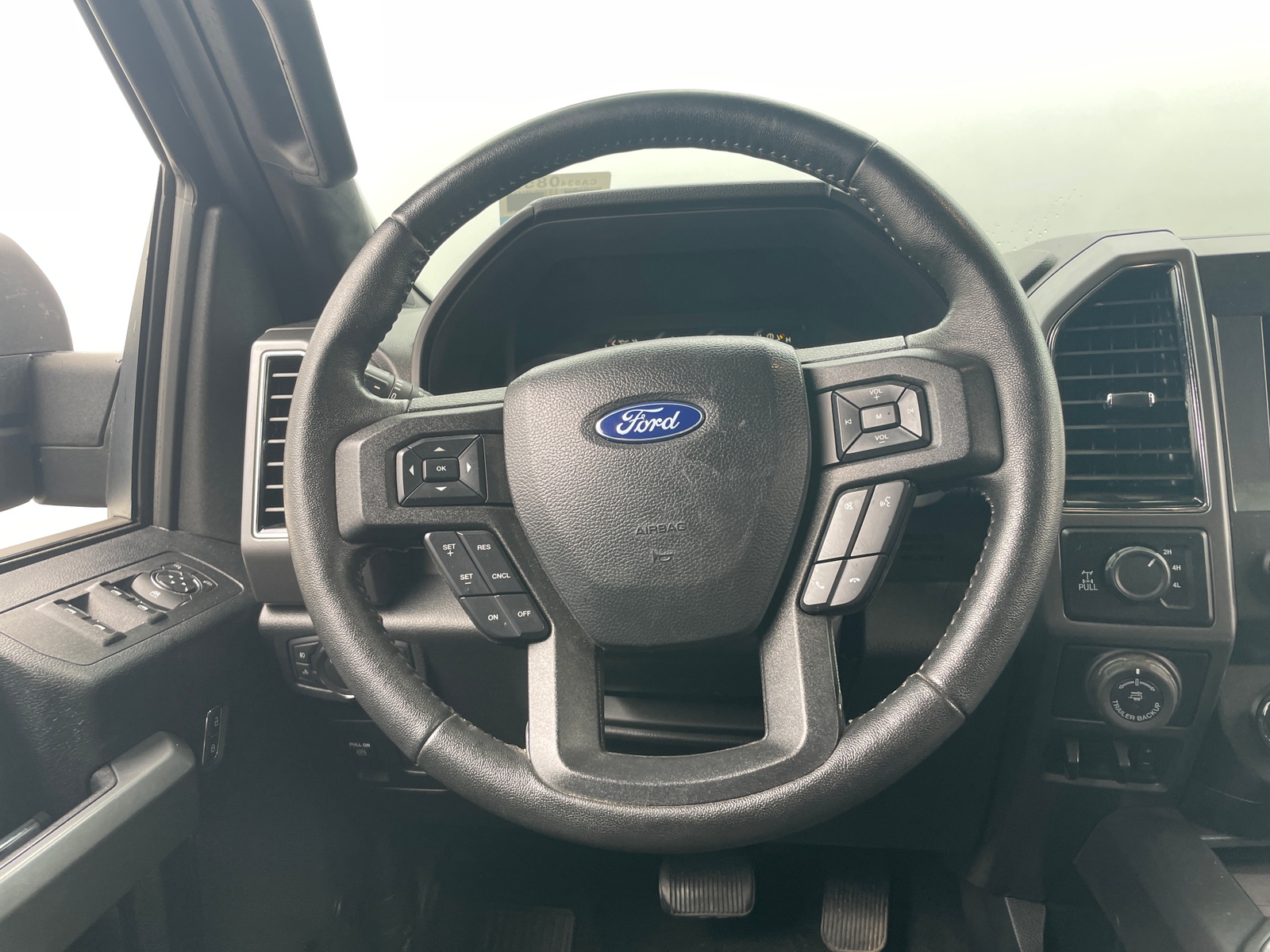 Thumbnail: 2019 Ford Econoline - 5
