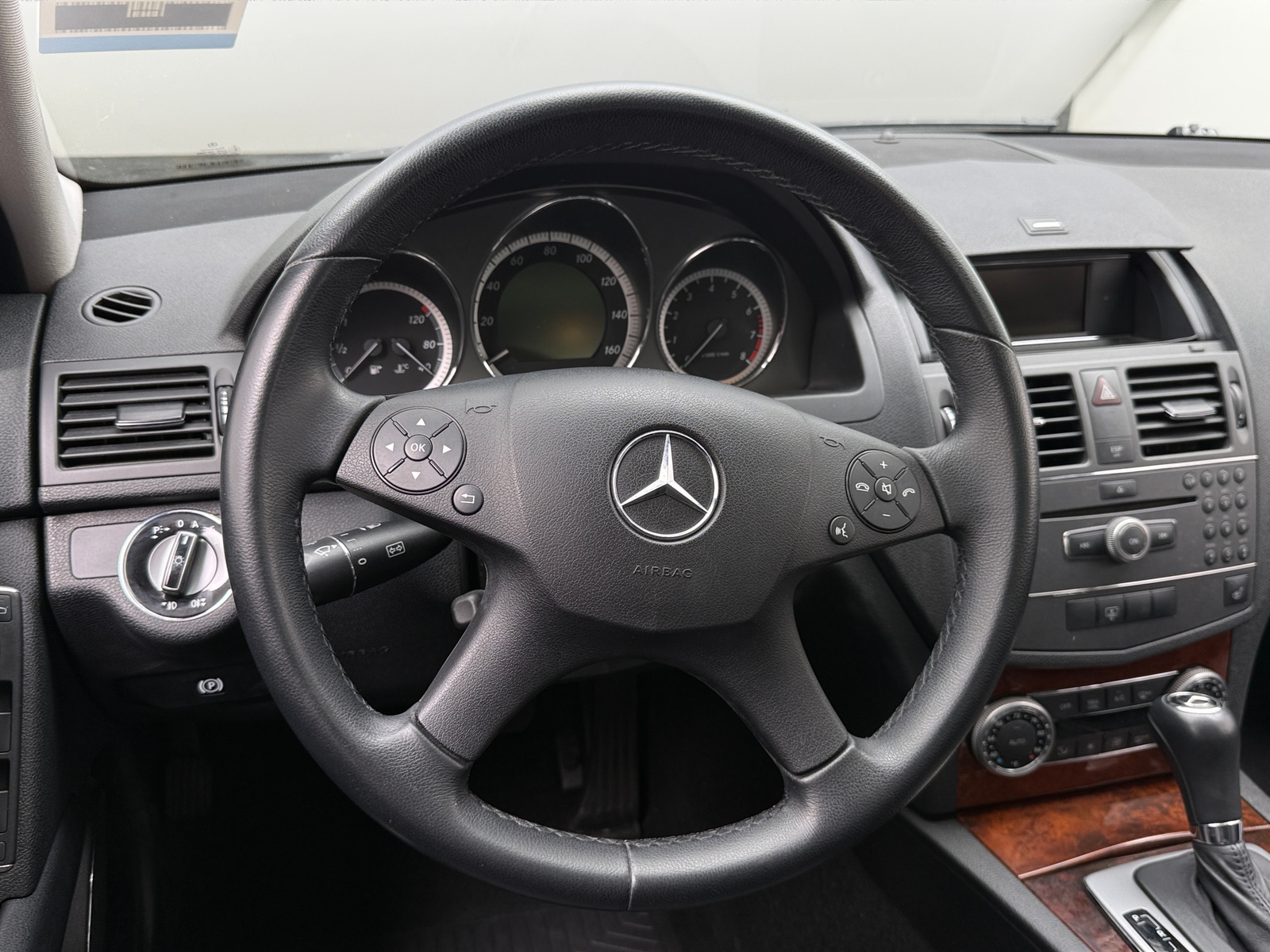 Thumbnail: 2010 Mercedes-Benz C-Class - 4