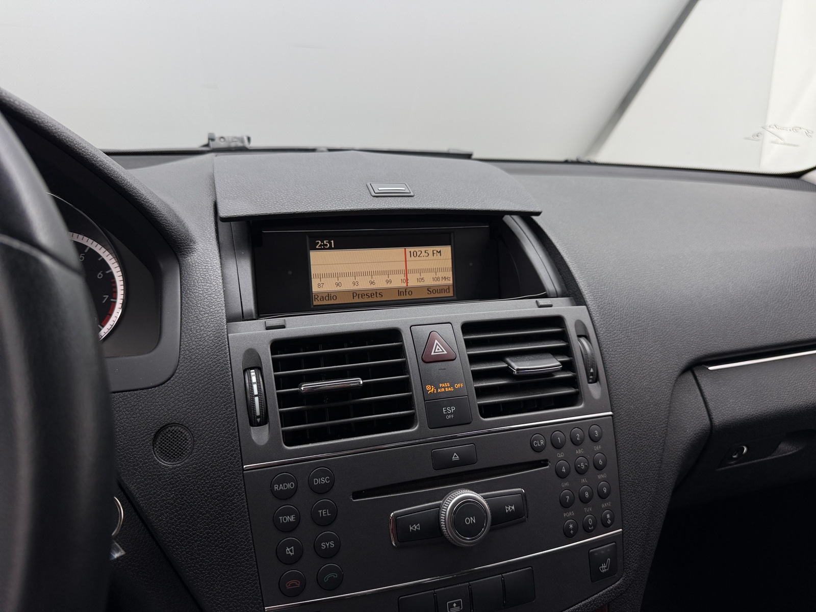 Thumbnail: 2010 Mercedes-Benz C-Class - 3