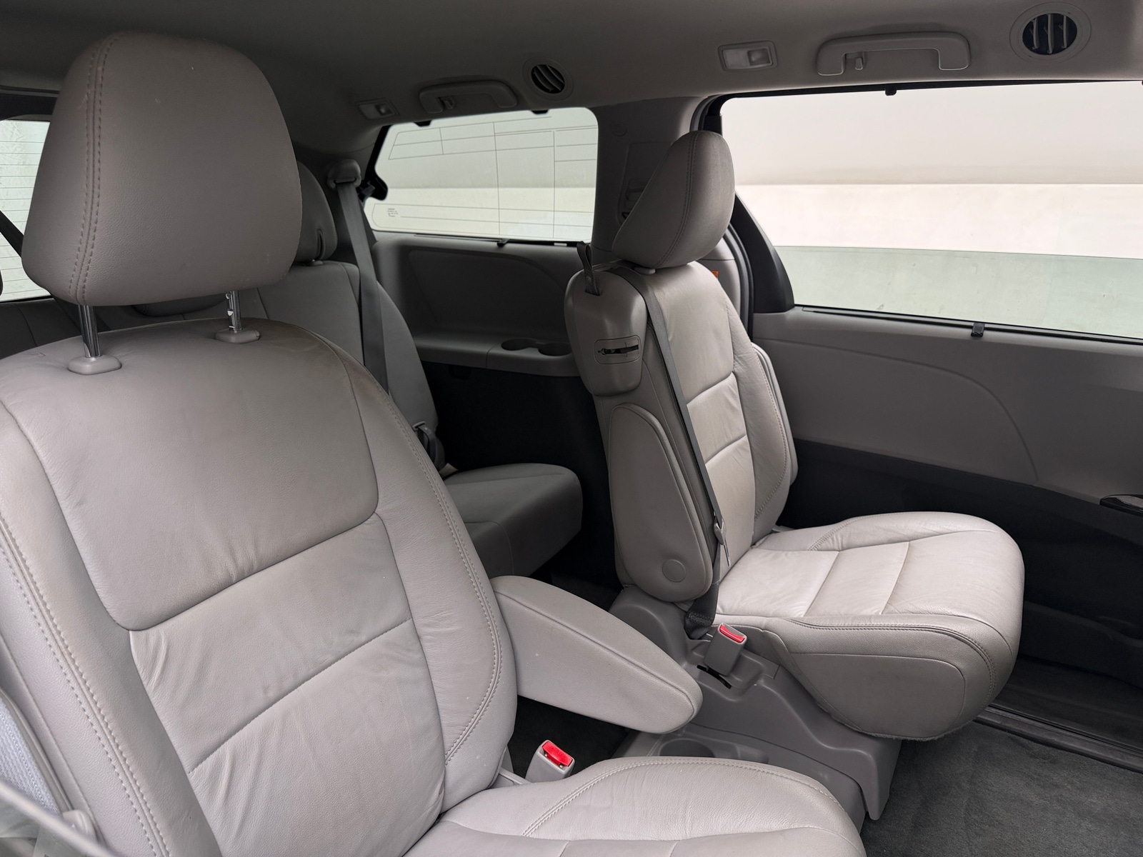 Thumbnail: 2018 Toyota Sienna - 5