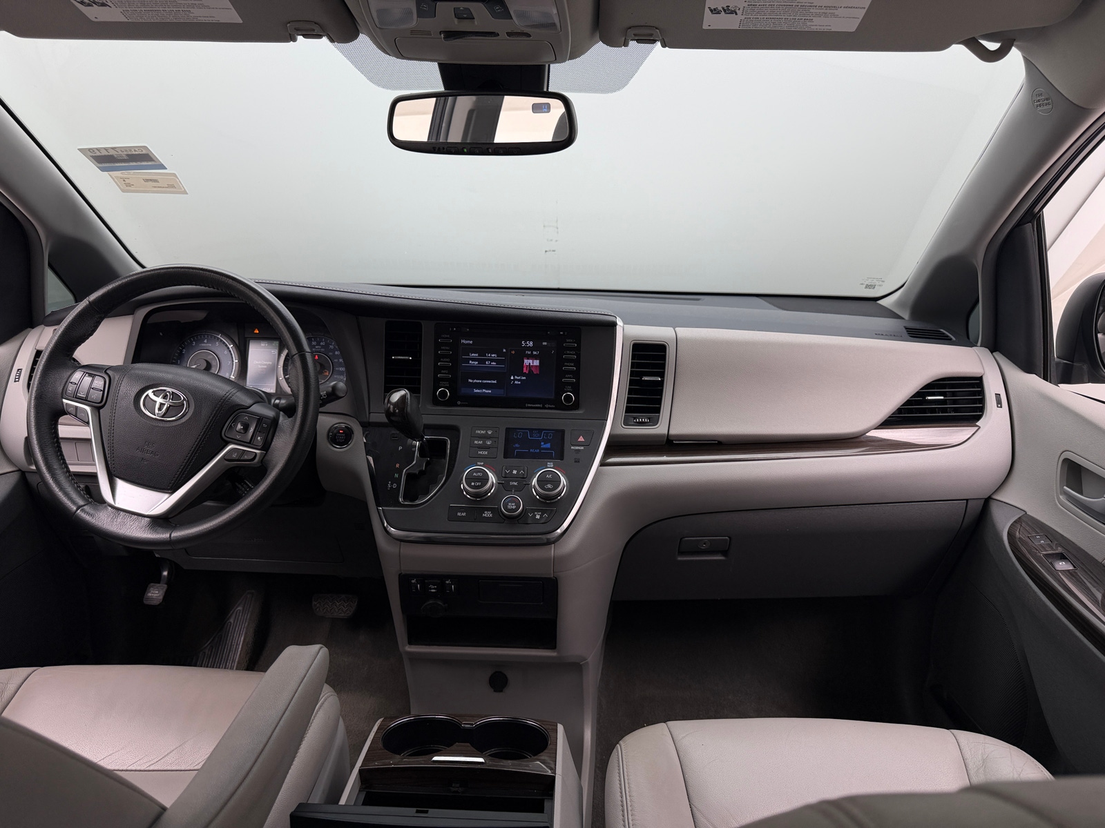 Thumbnail: 2018 Toyota Sienna - 2