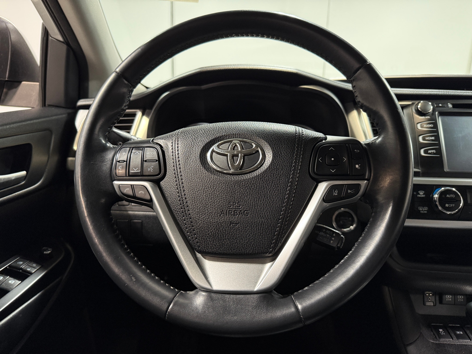Thumbnail: 2018 Toyota Highlander - 4