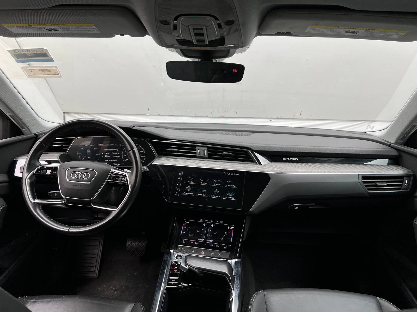 Thumbnail: 2021 Audi e-tron - 2