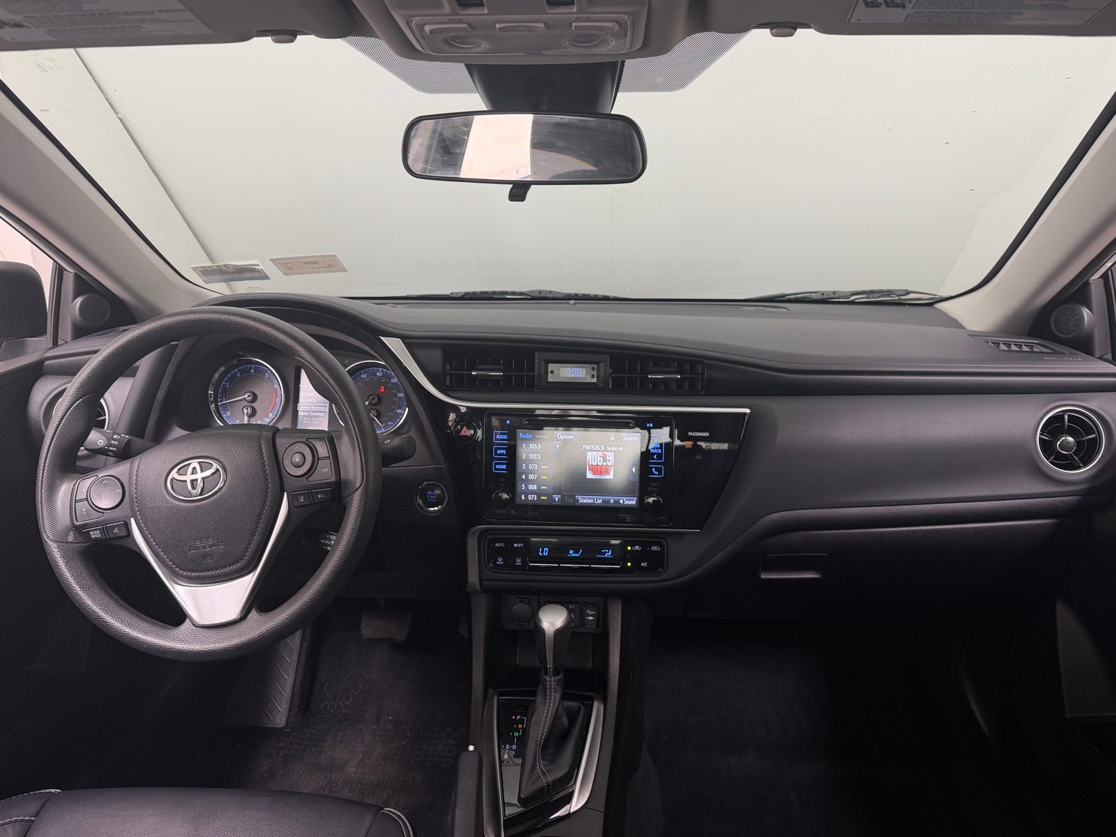 Thumbnail: 2017 Toyota Corolla - 2